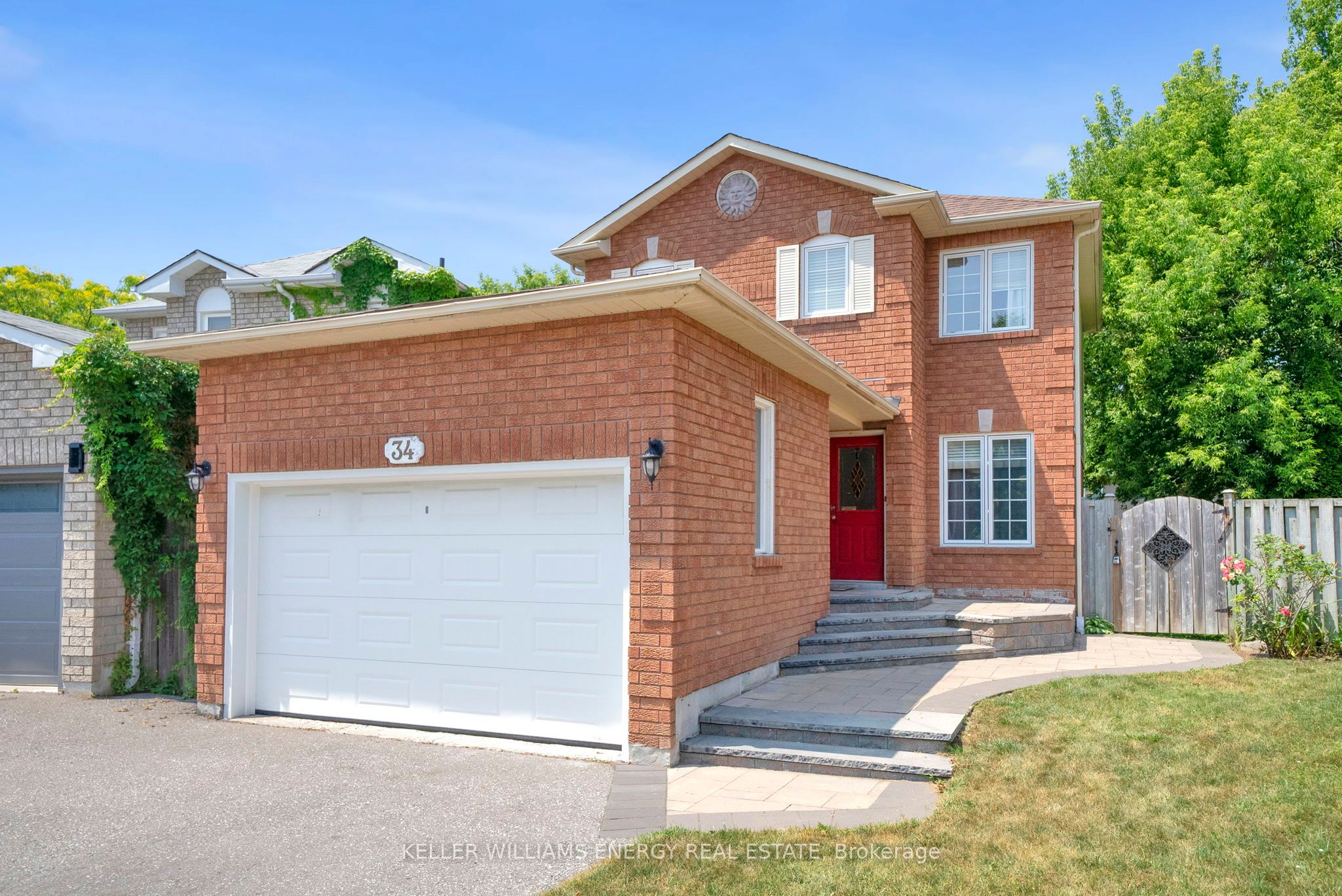 34 Hogan Crescent Property Photo 1
