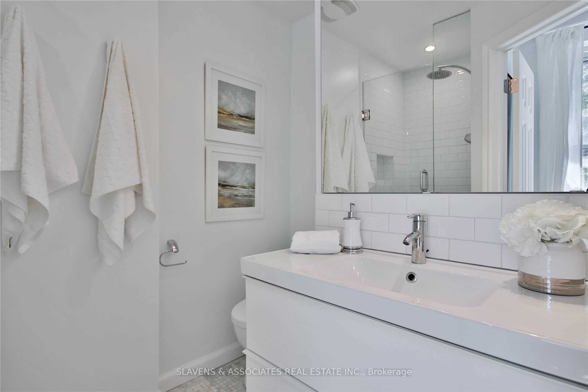 21 Dearbourne Avenue Property Photo 17