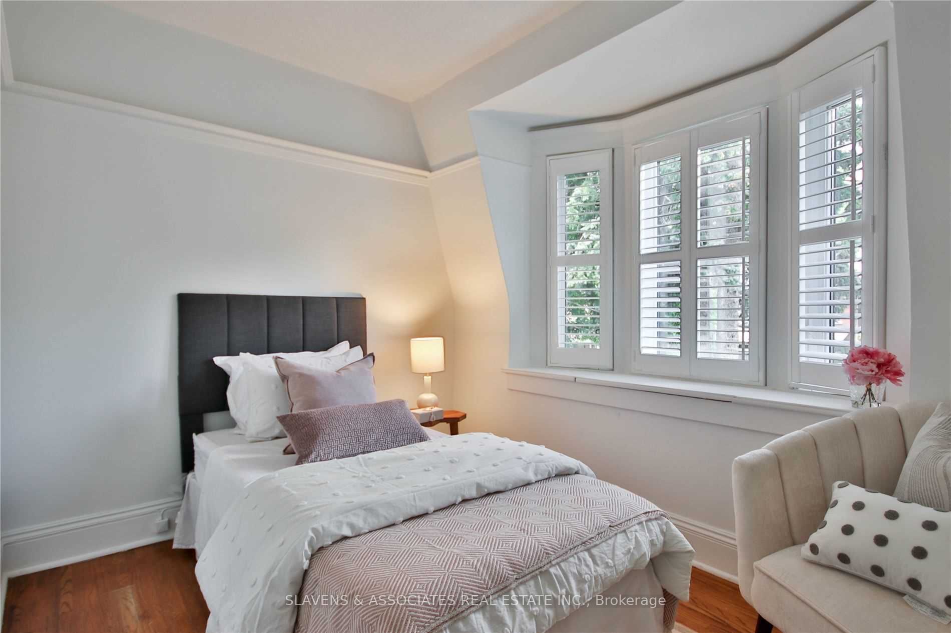 21 Dearbourne Avenue Property Photo 18
