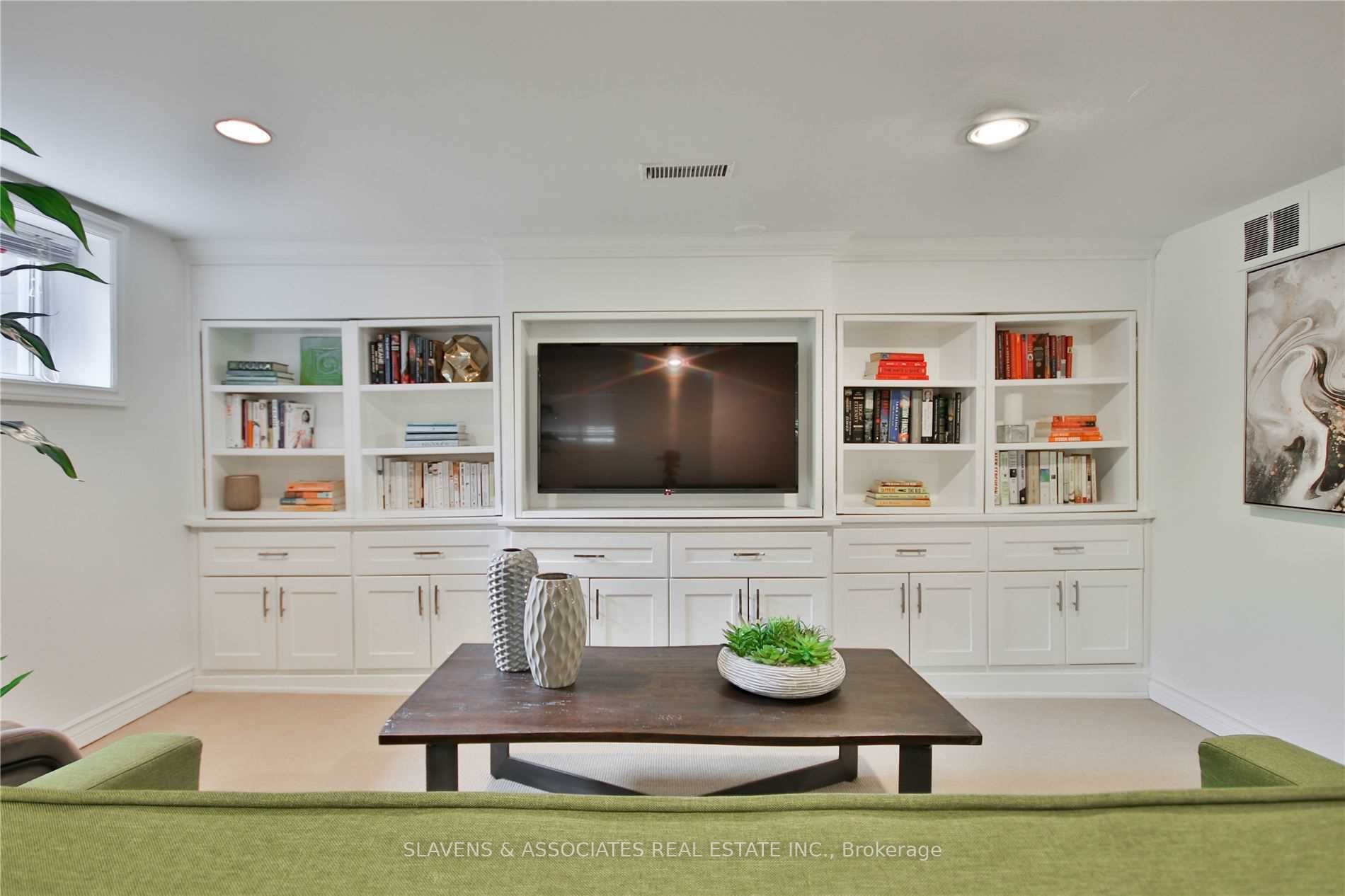 21 Dearbourne Avenue Property Photo 24
