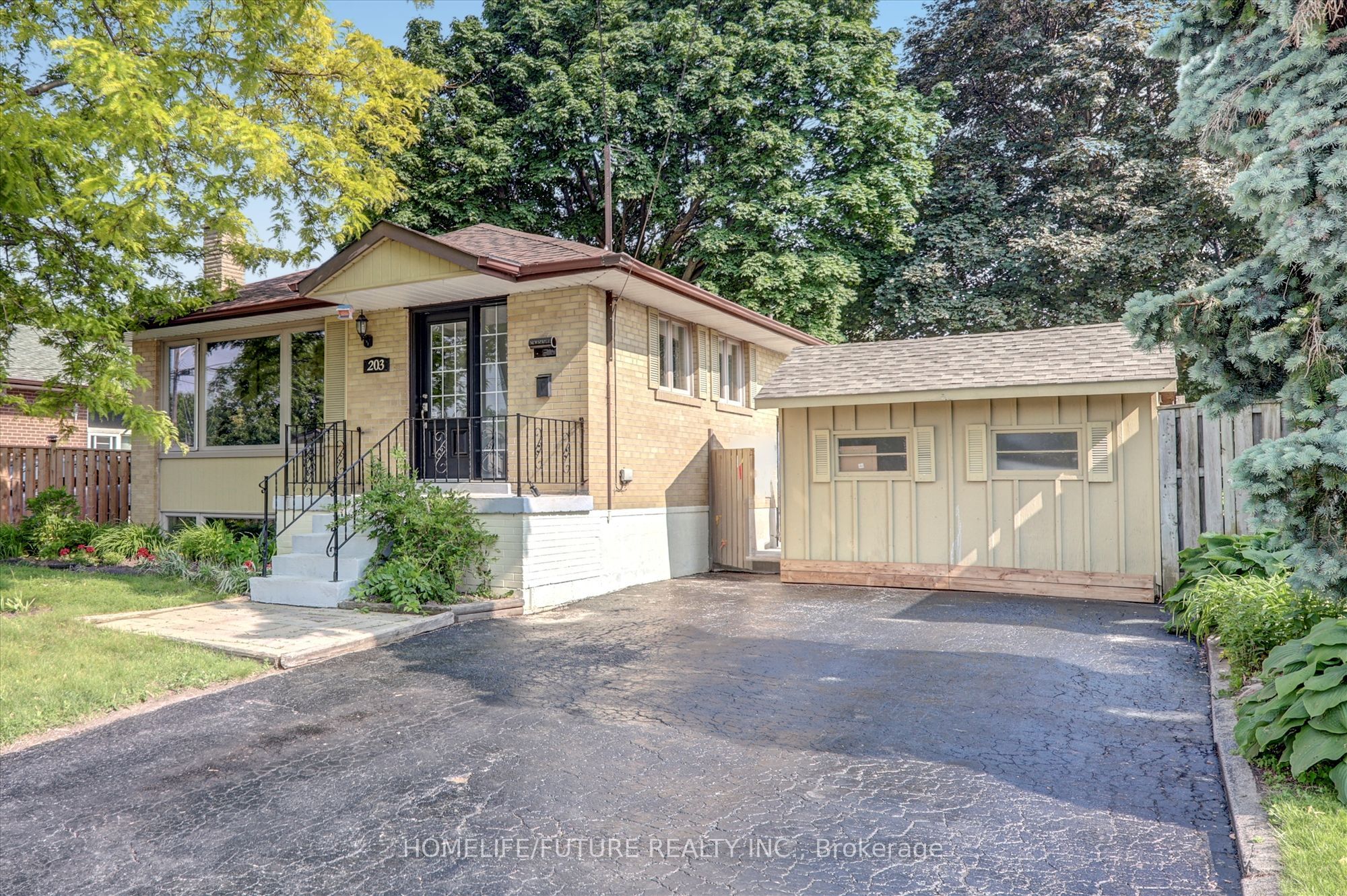 203 Crawforth St Property Photo 1