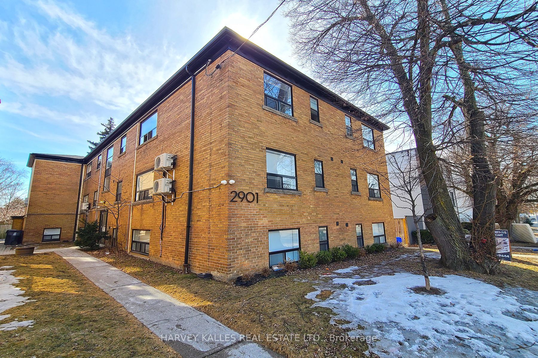 2901 St Clair Avenue E 10 Property Photo 1