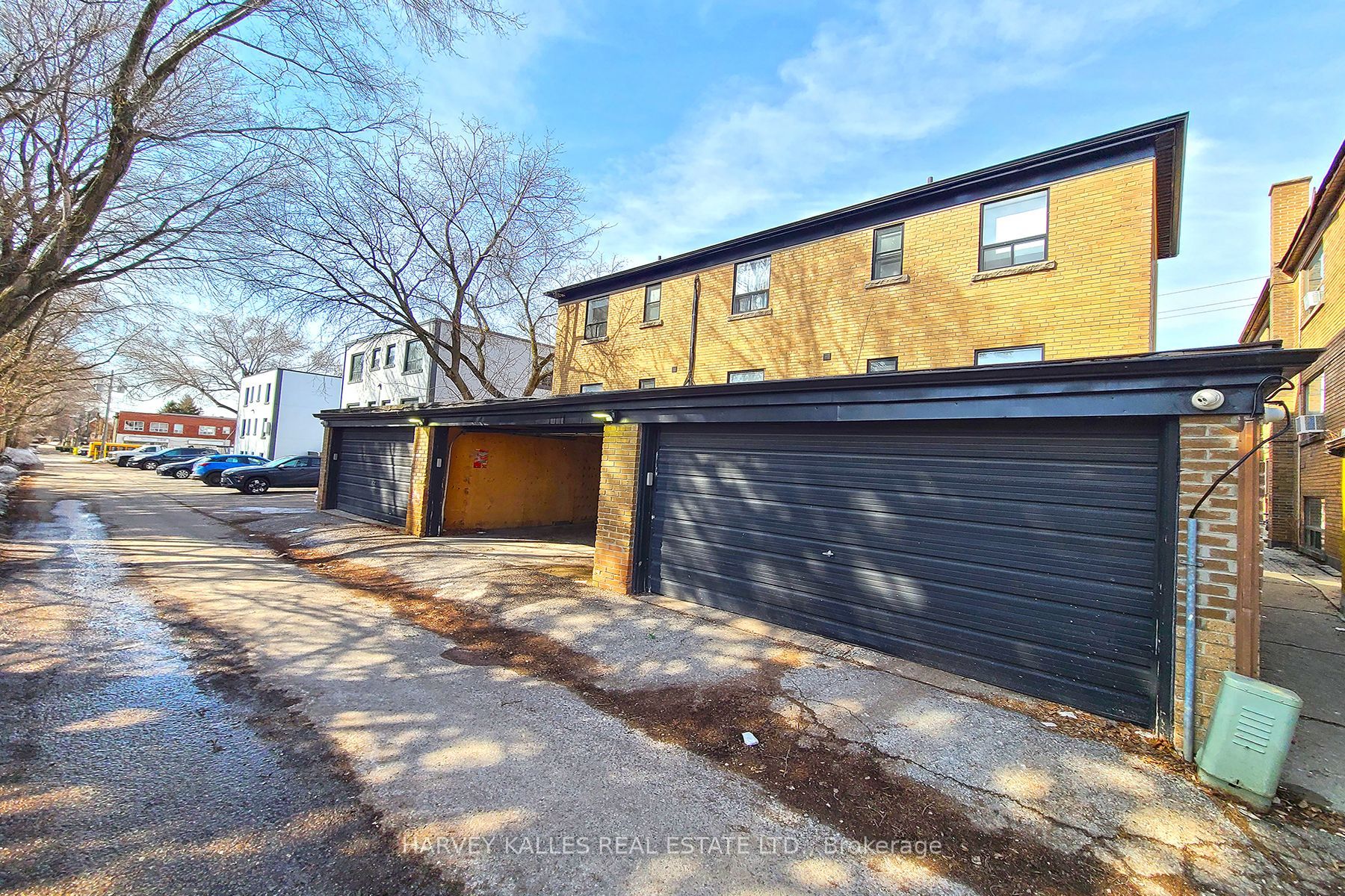 2901 St Clair Avenue E 10 Property Photo 2