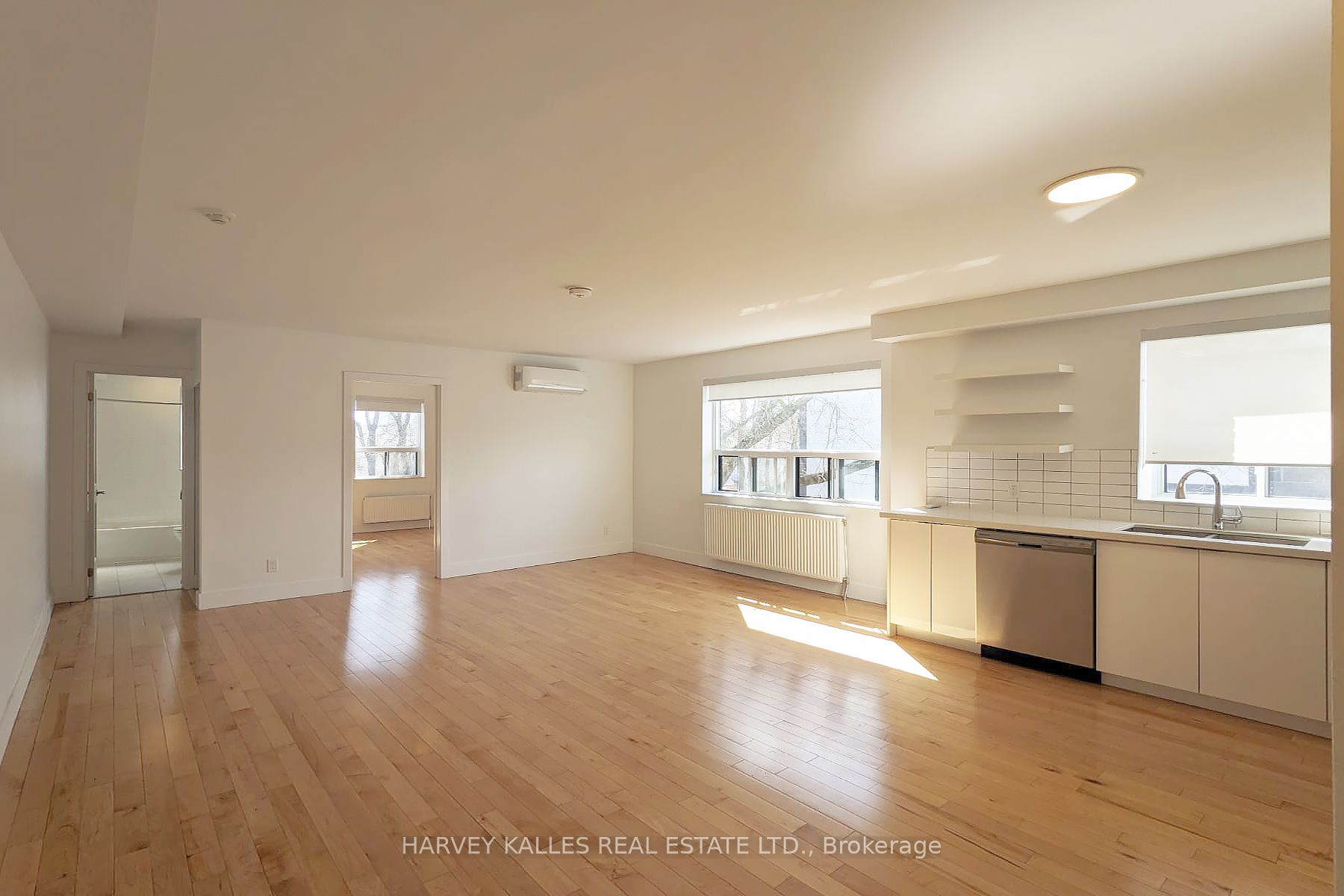 2901 St Clair Avenue E 10 Property Photo 3