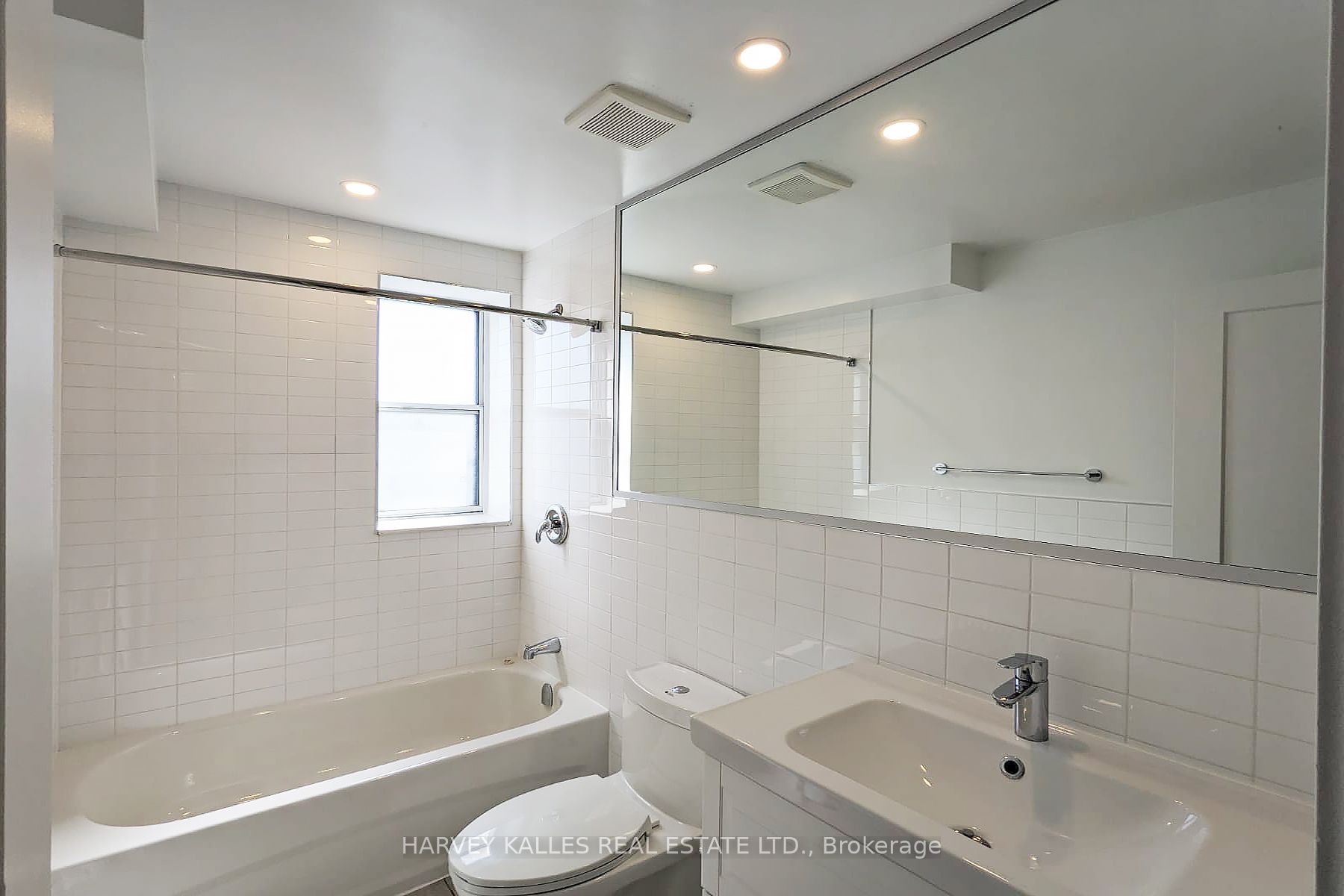 2901 St Clair Avenue E 10 Property Photo 9