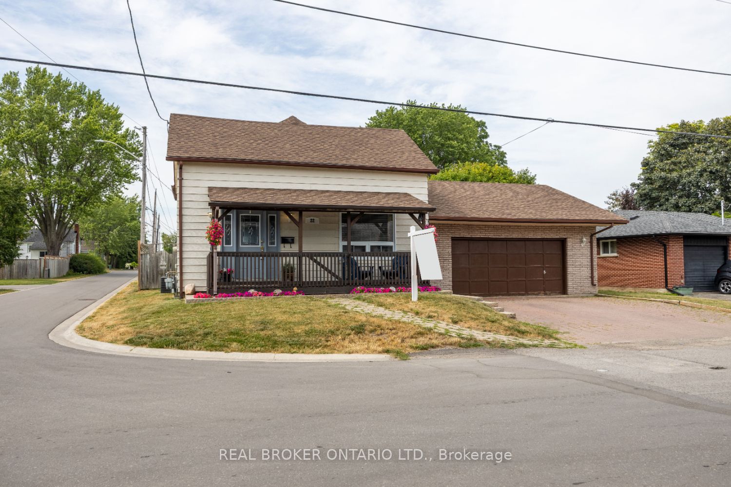 22 2nd St Property Photo 1