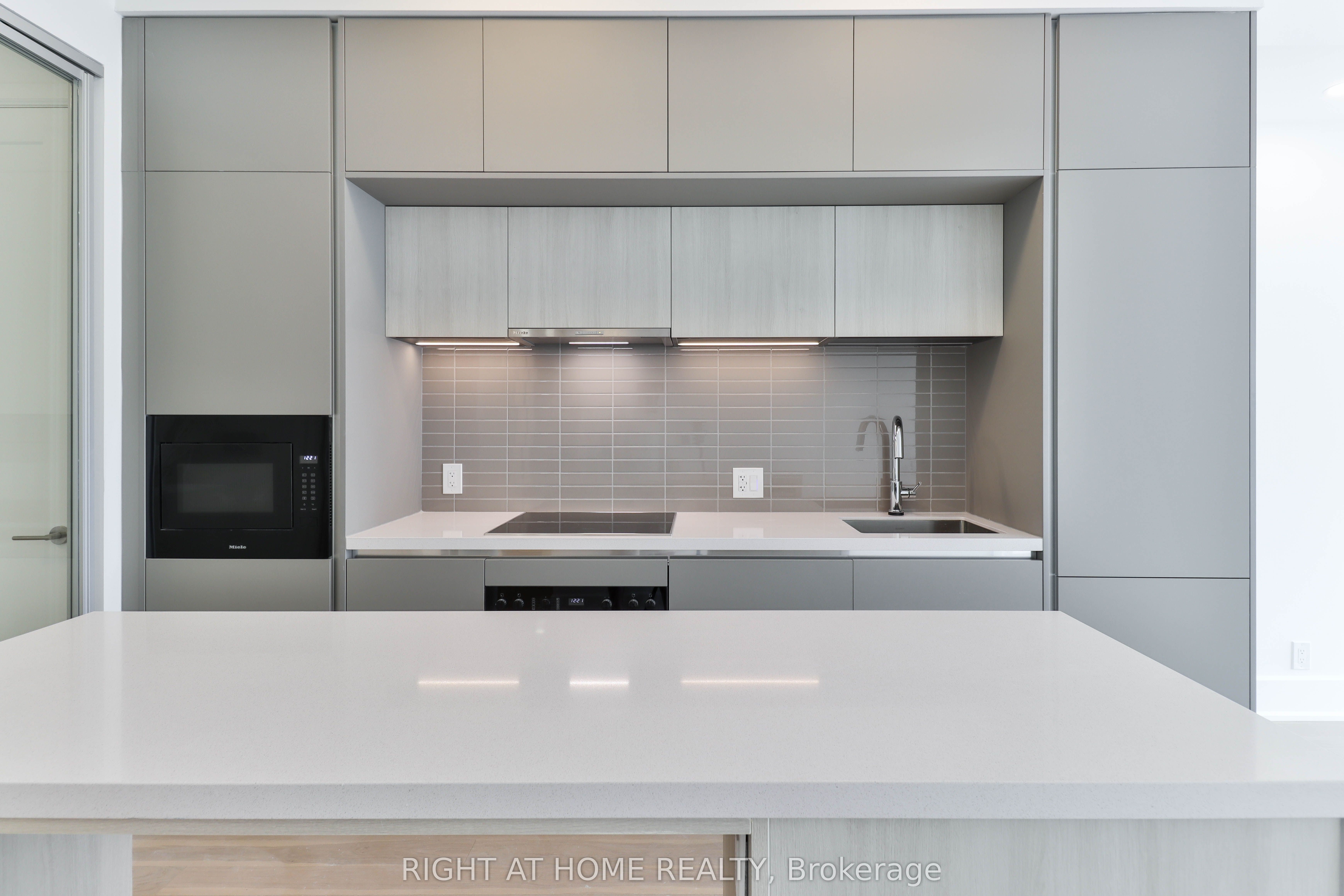 800 Broadview Avenue 406 Property Photo 1