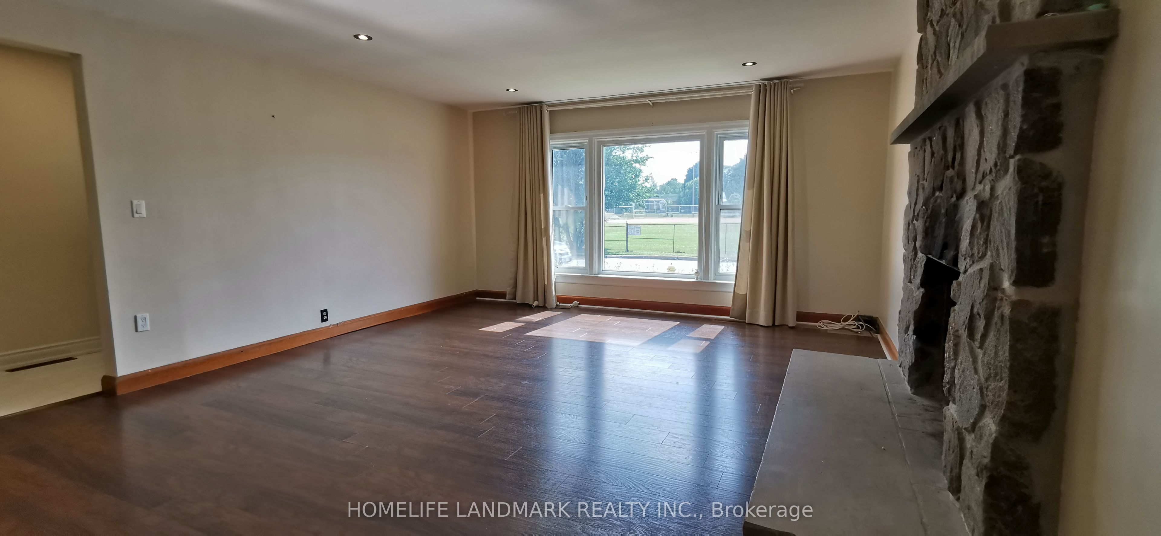 137 Liberty St S Property Photo 1