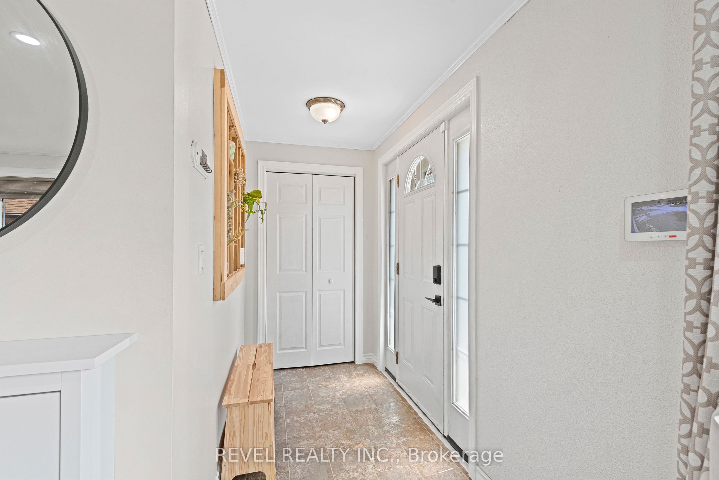 1132 Norman Crescent Property Photo 2