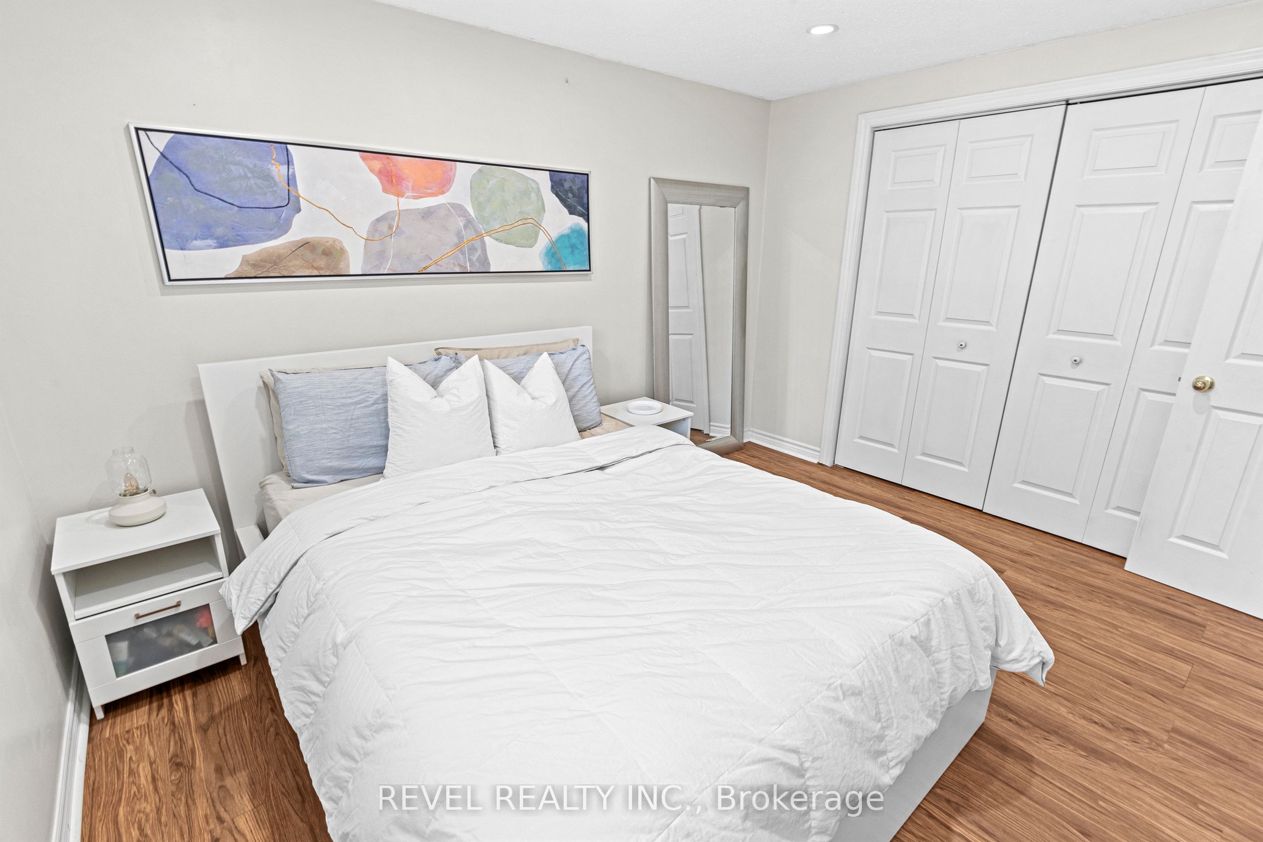 1132 Norman Crescent Property Photo 11