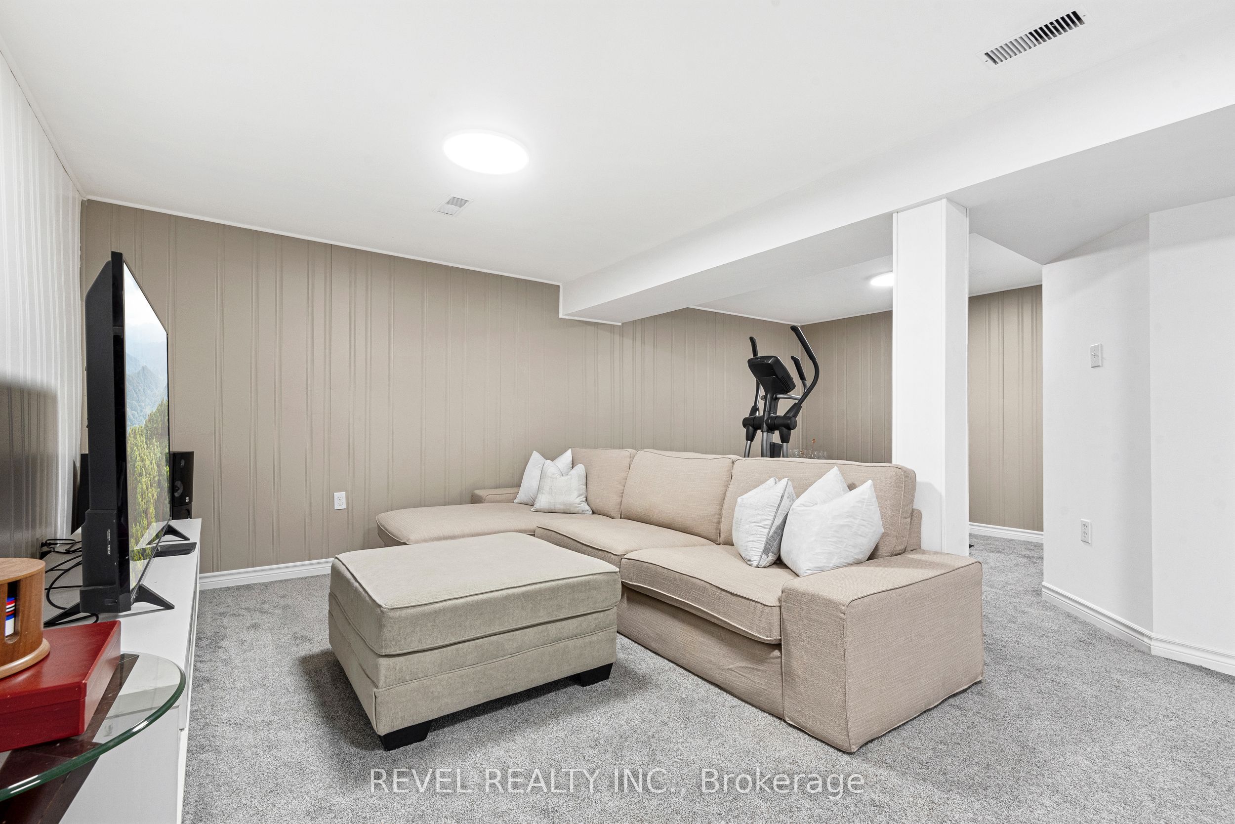 1132 Norman Crescent Property Photo 17