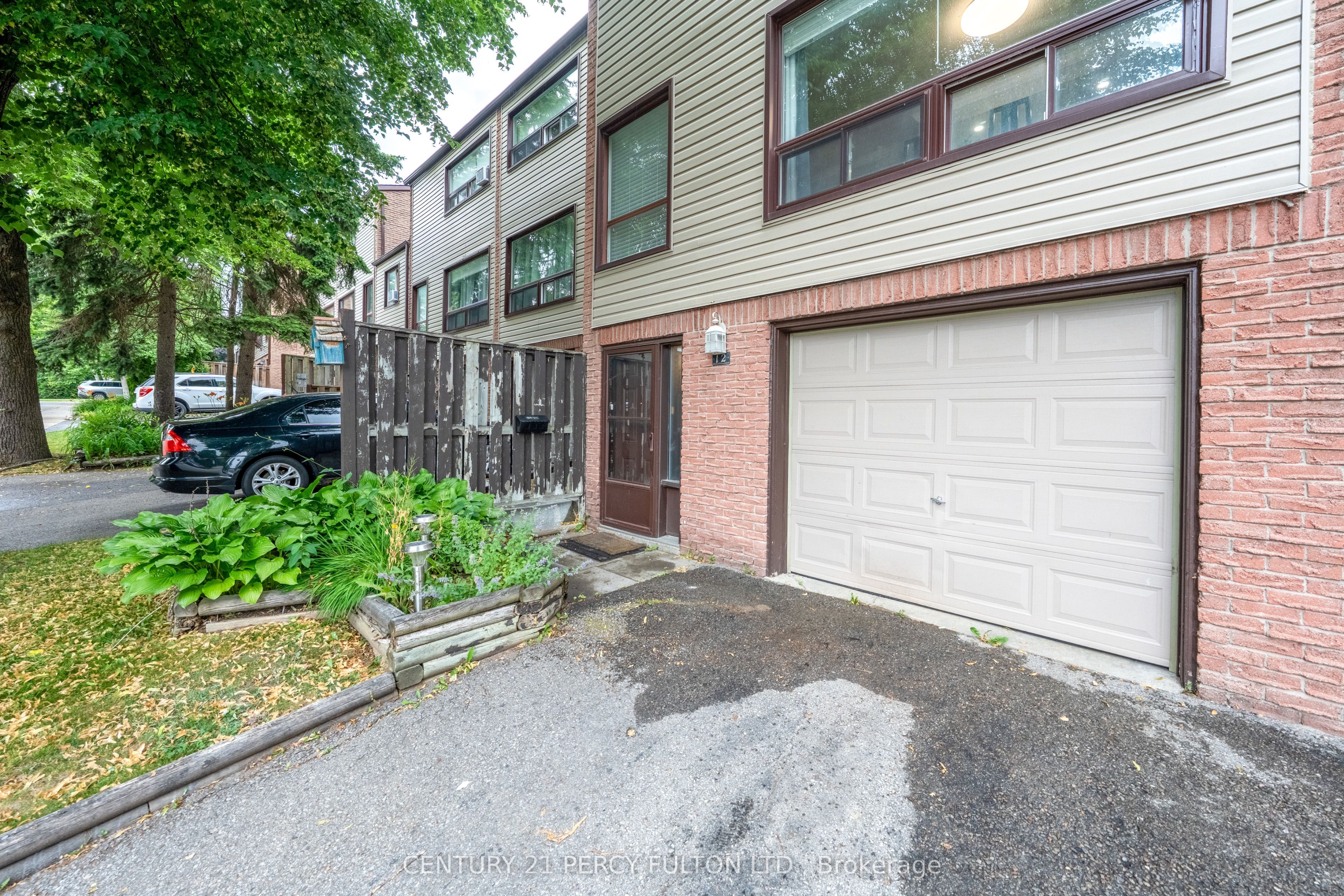 12 The Bridle Path Property Photo 1