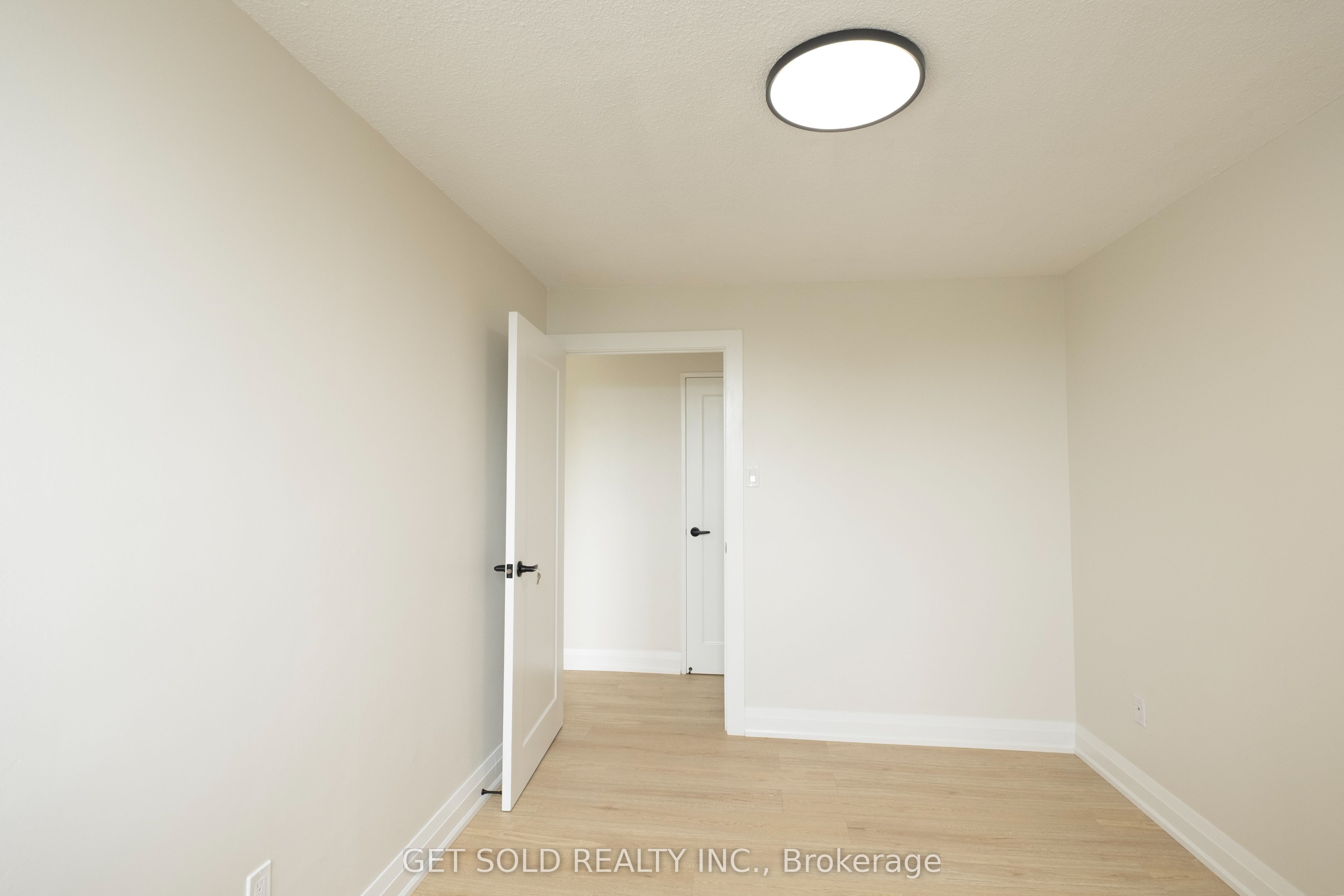 120 Dundalk Drive 405 Property Photo 14