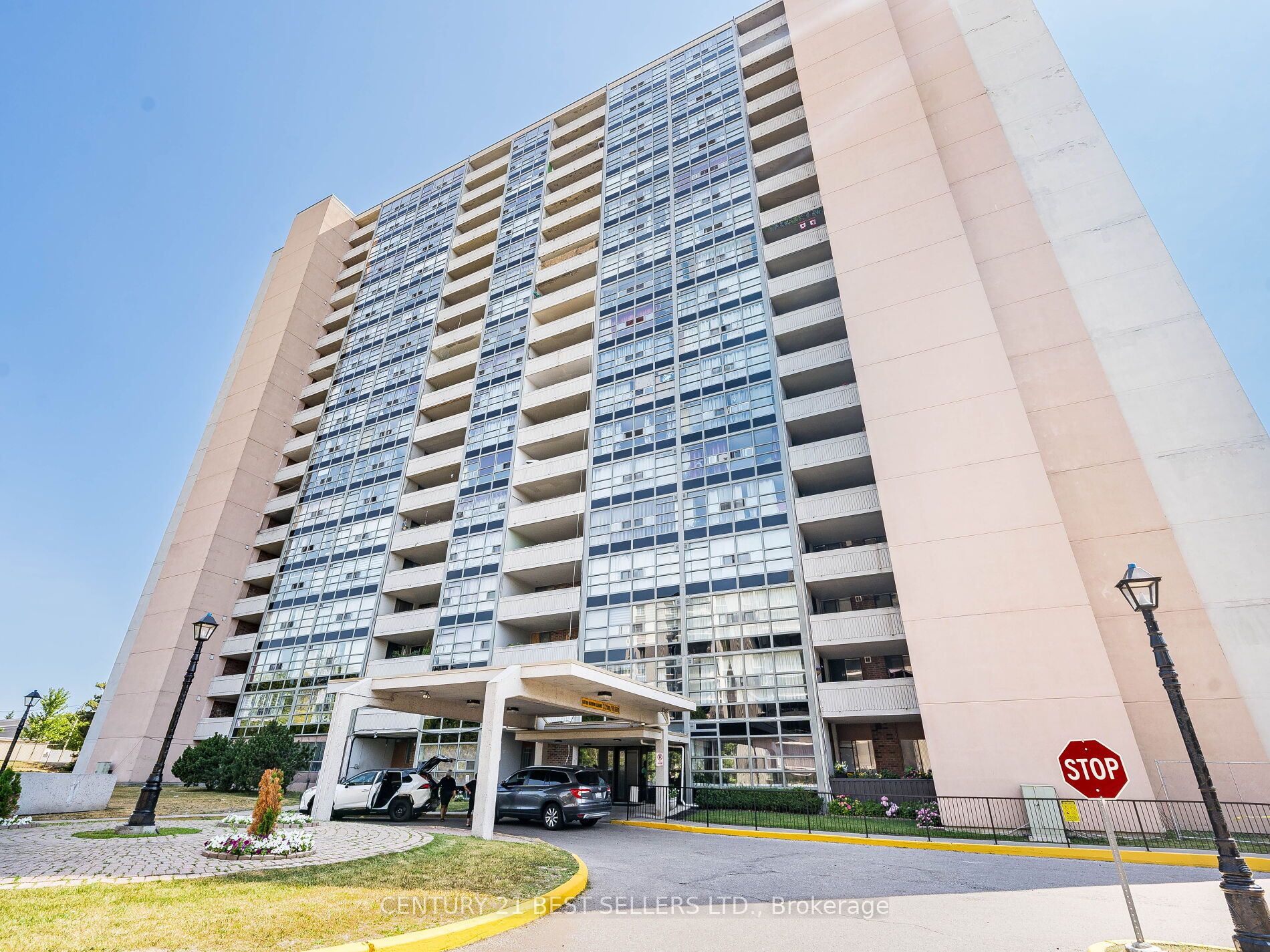 3380 Eglinton Avenue E 1410 Property Photo 1