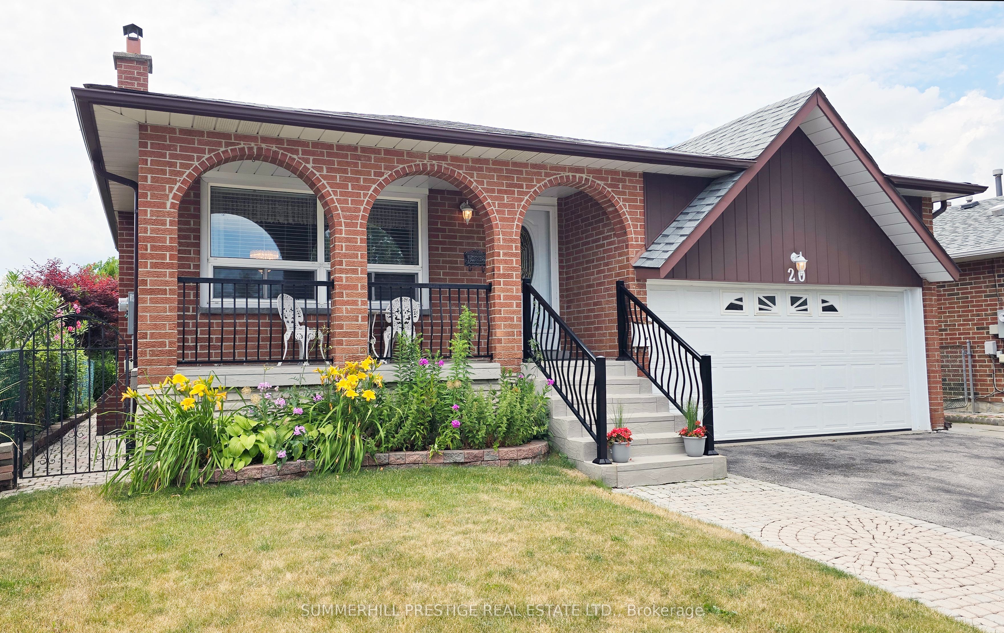 20 Cleethorpes Boulevard Property Photo 1