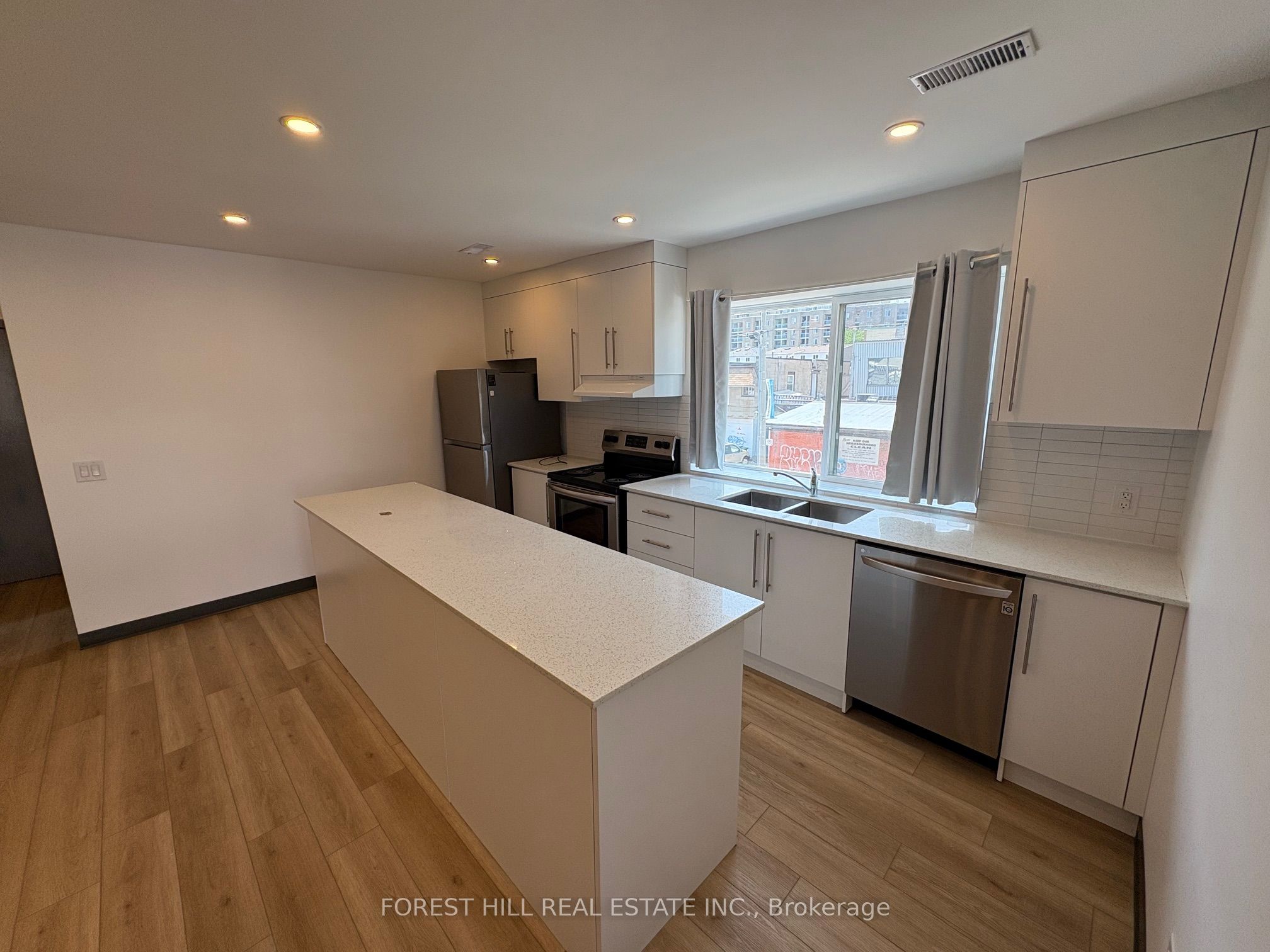 2879 Danforth Avenue 2 Property Photo 1