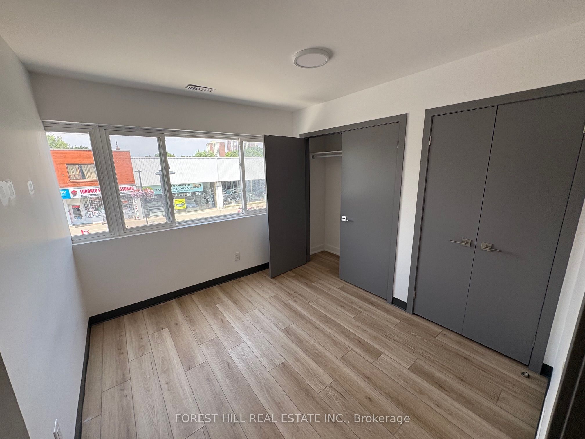 2879 Danforth Avenue 2 Property Photo 7