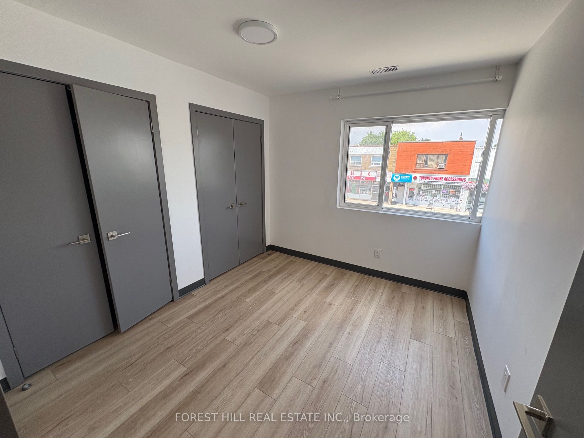 2879 Danforth Avenue 2 Property Photo 8