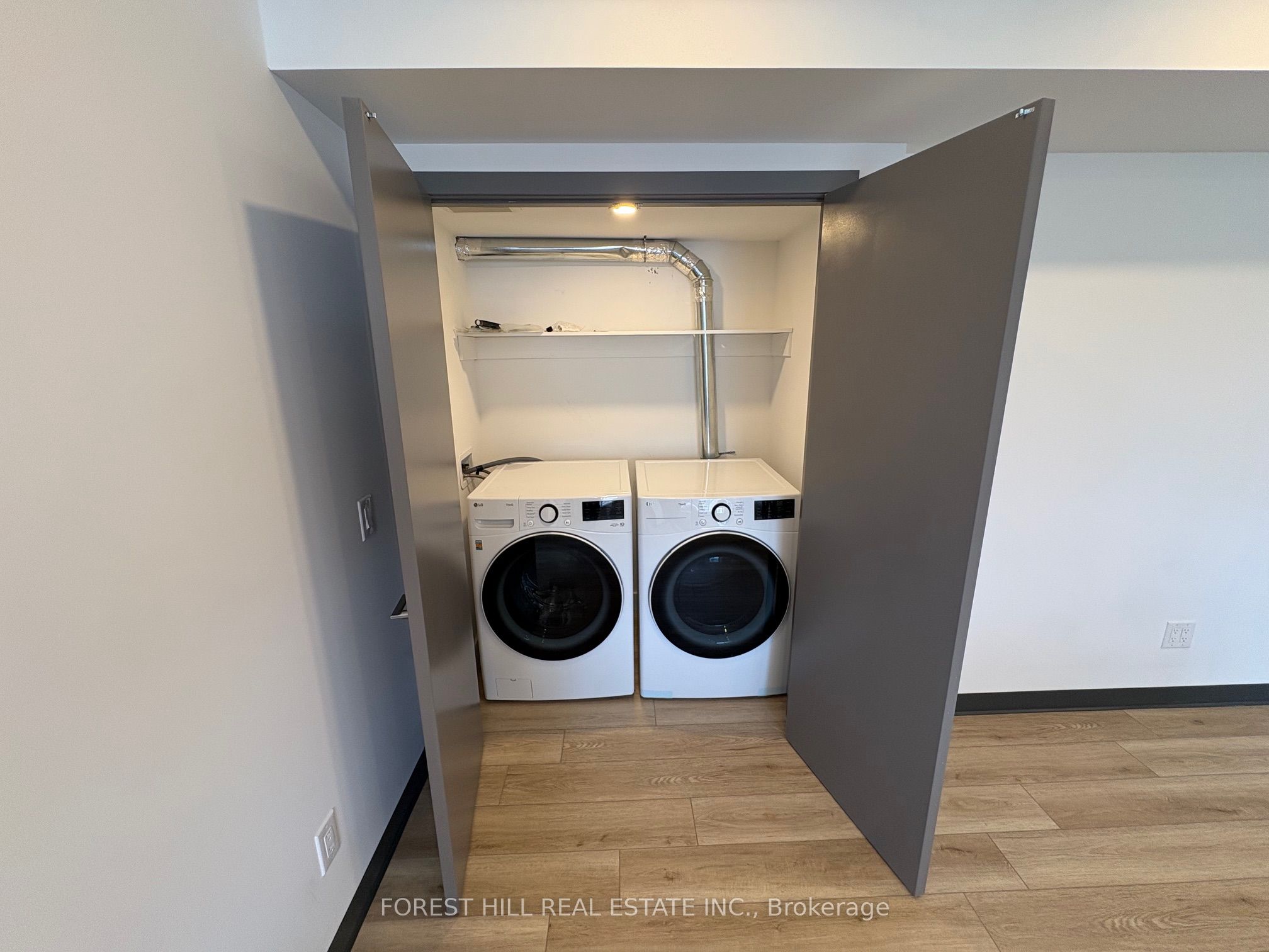 2879 Danforth Avenue 2 Property Photo 10