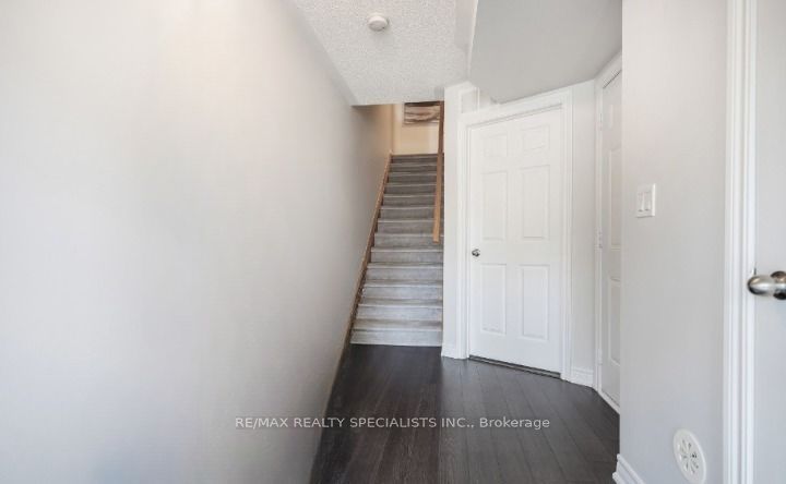 85 Great Gabe Cres Property Photo