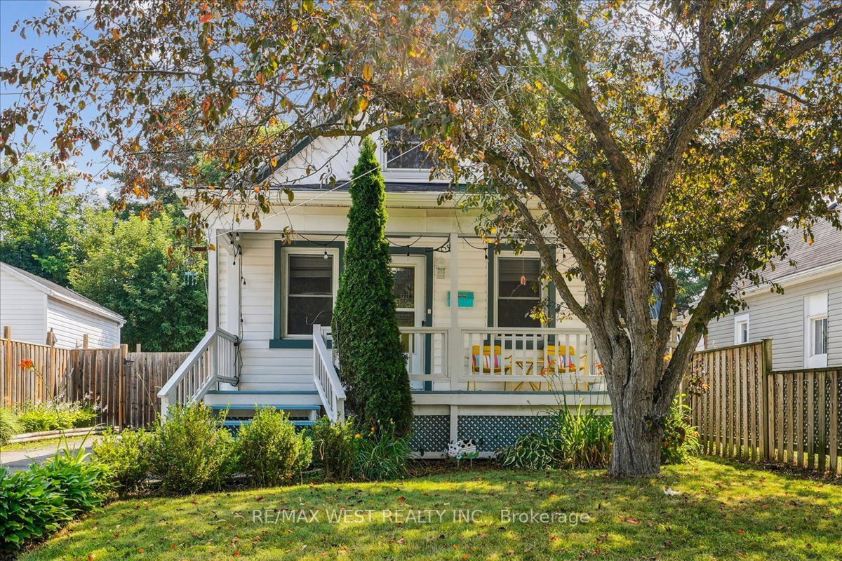 301 Oshawa Boulevard S Property Photo 2