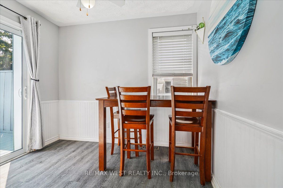 301 Oshawa Boulevard S Property Photo 5