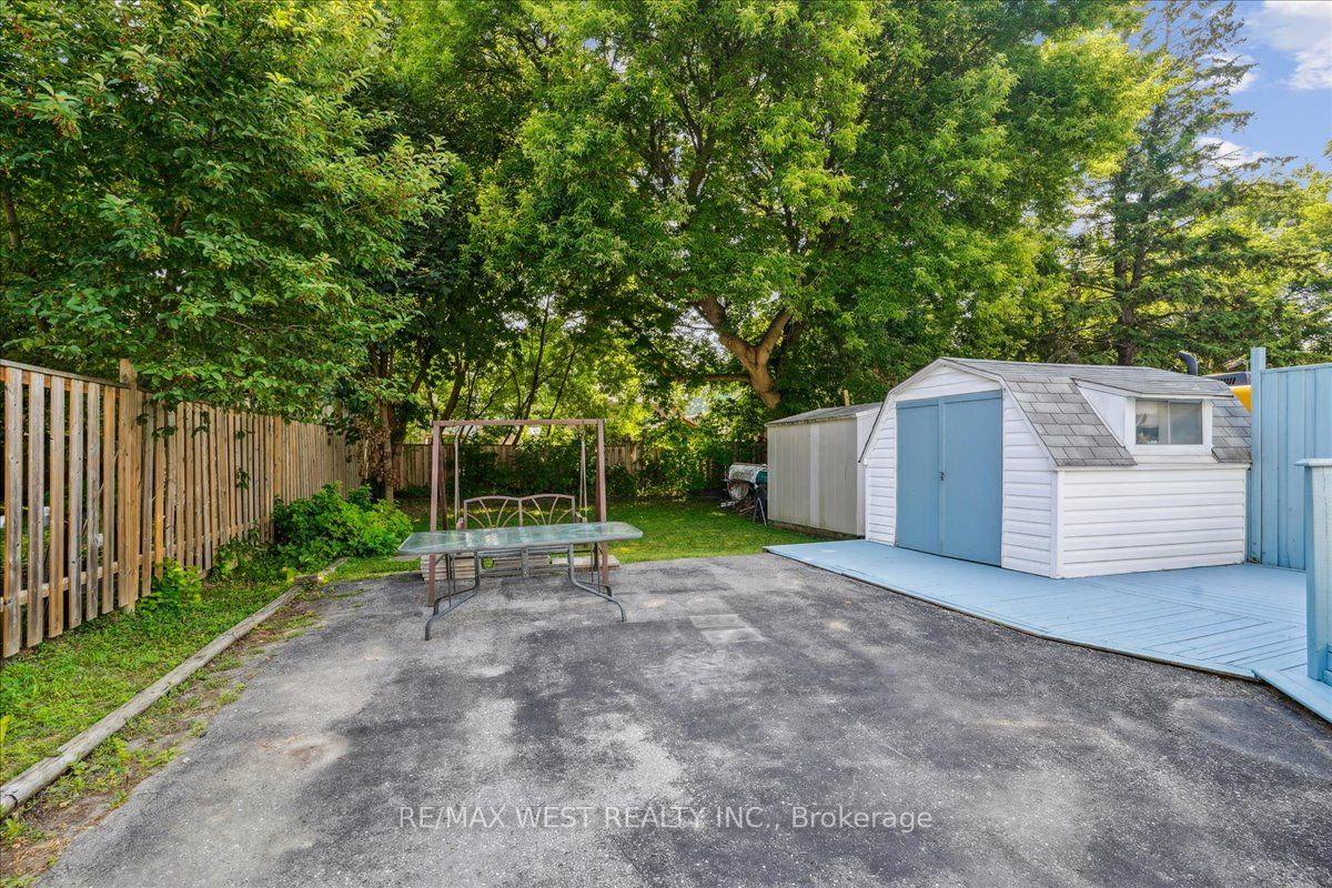 301 Oshawa Boulevard S Property Photo 10