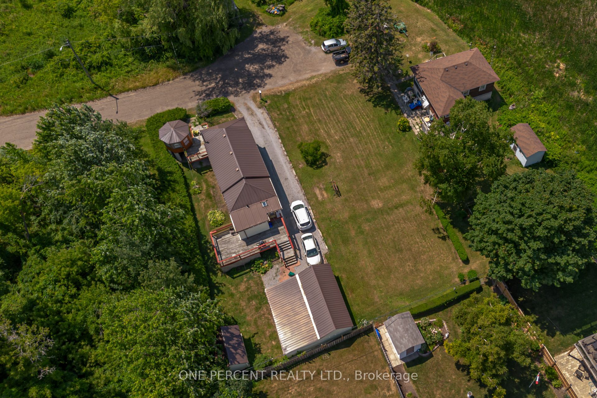 809 St. Martins Drive Property Photo 9