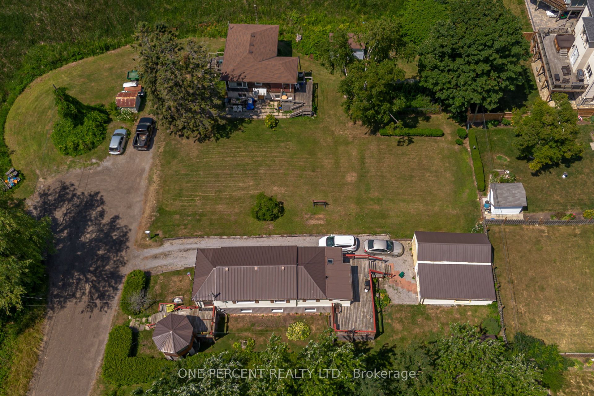 809 St. Martins Drive Property Photo 10