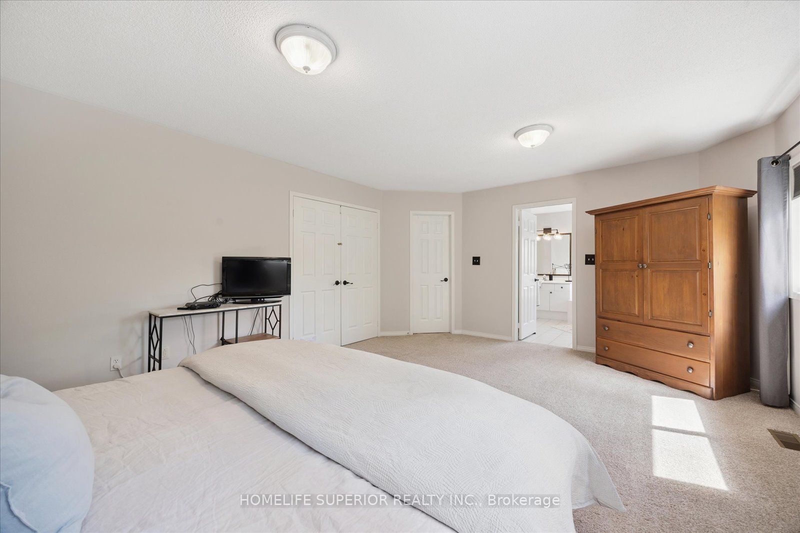 500 Sandalwood Court Property Photo 28