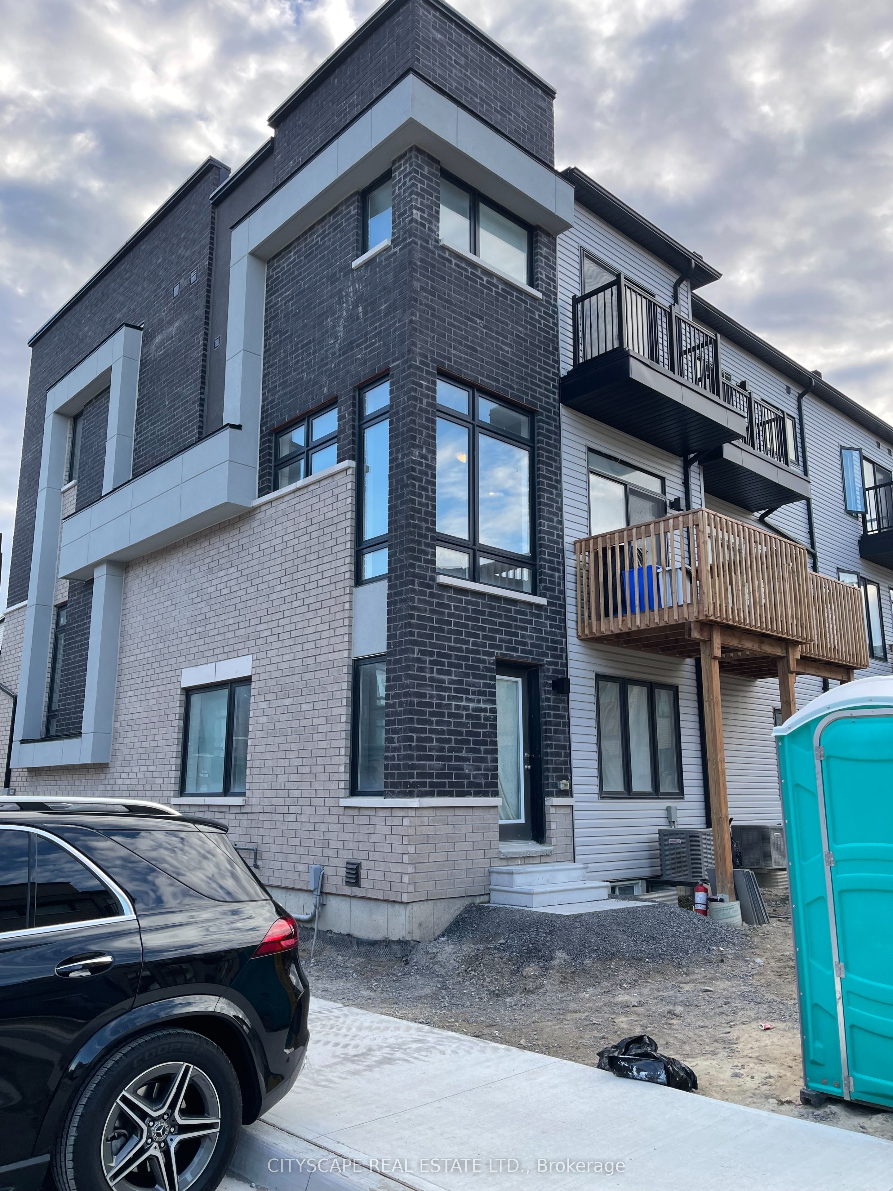788 Heathrow Path Property Photo 1