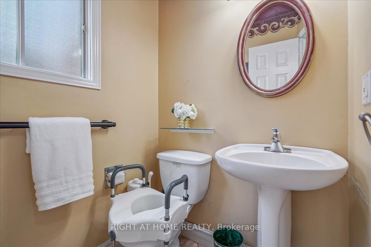35 Millington Crescent Property Photo 14
