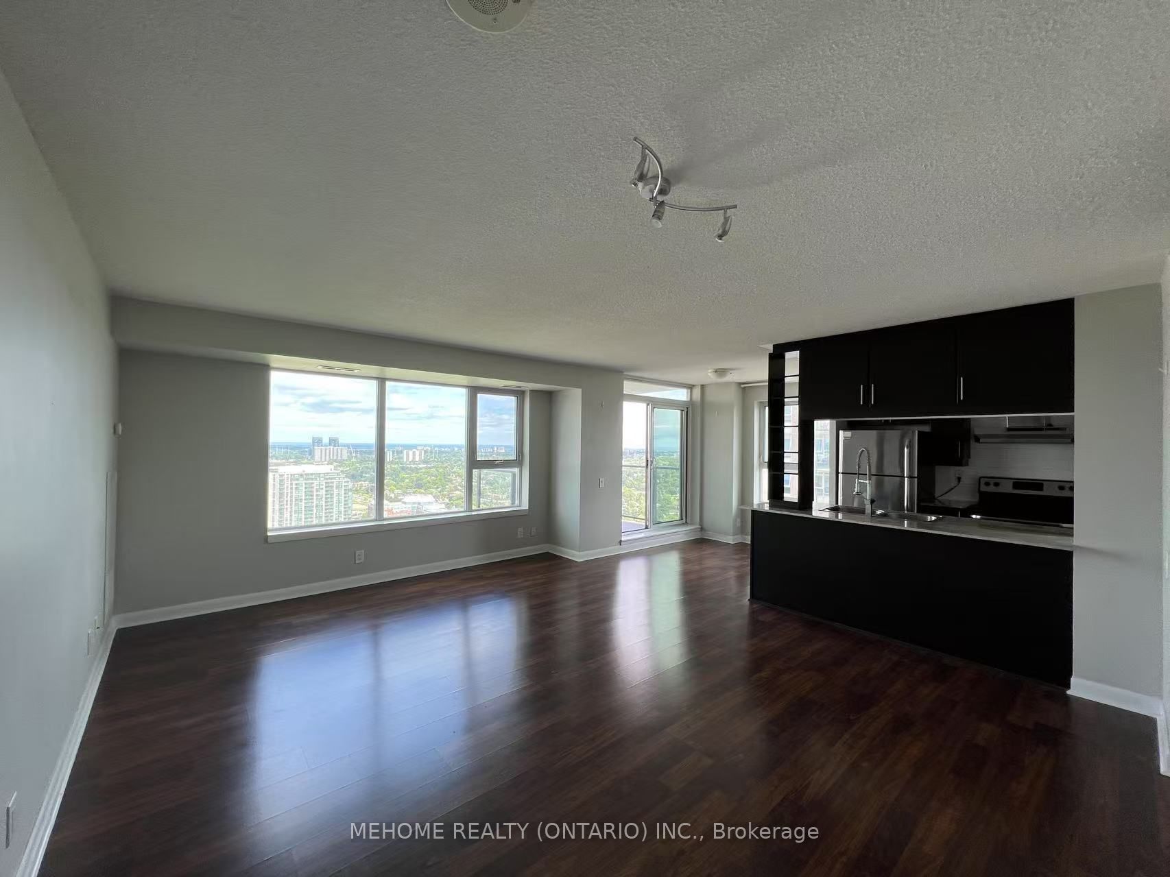 25 Town Center Court 3205 Property Photo 4
