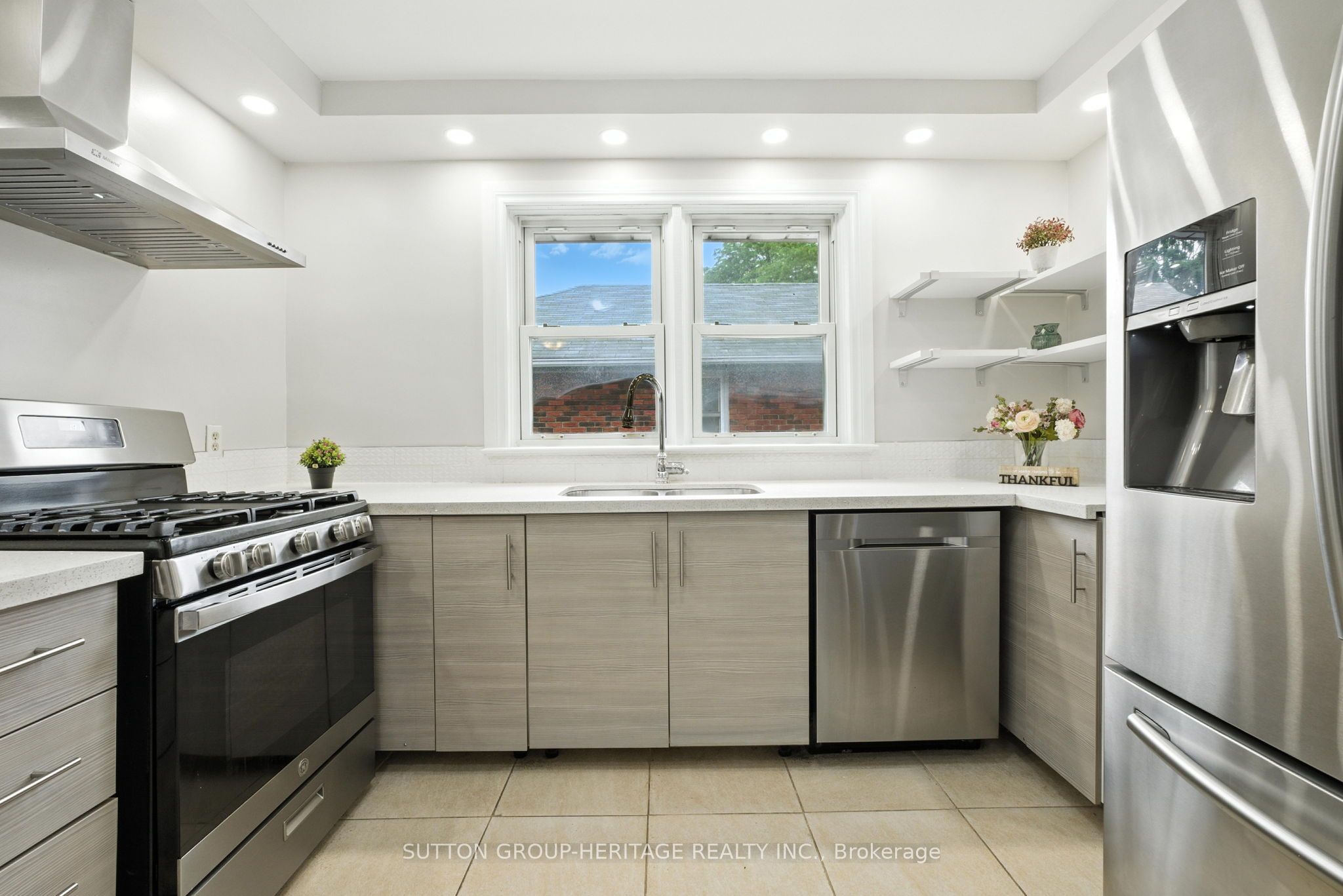 300 Cadillac Avenue S Property Photo 14