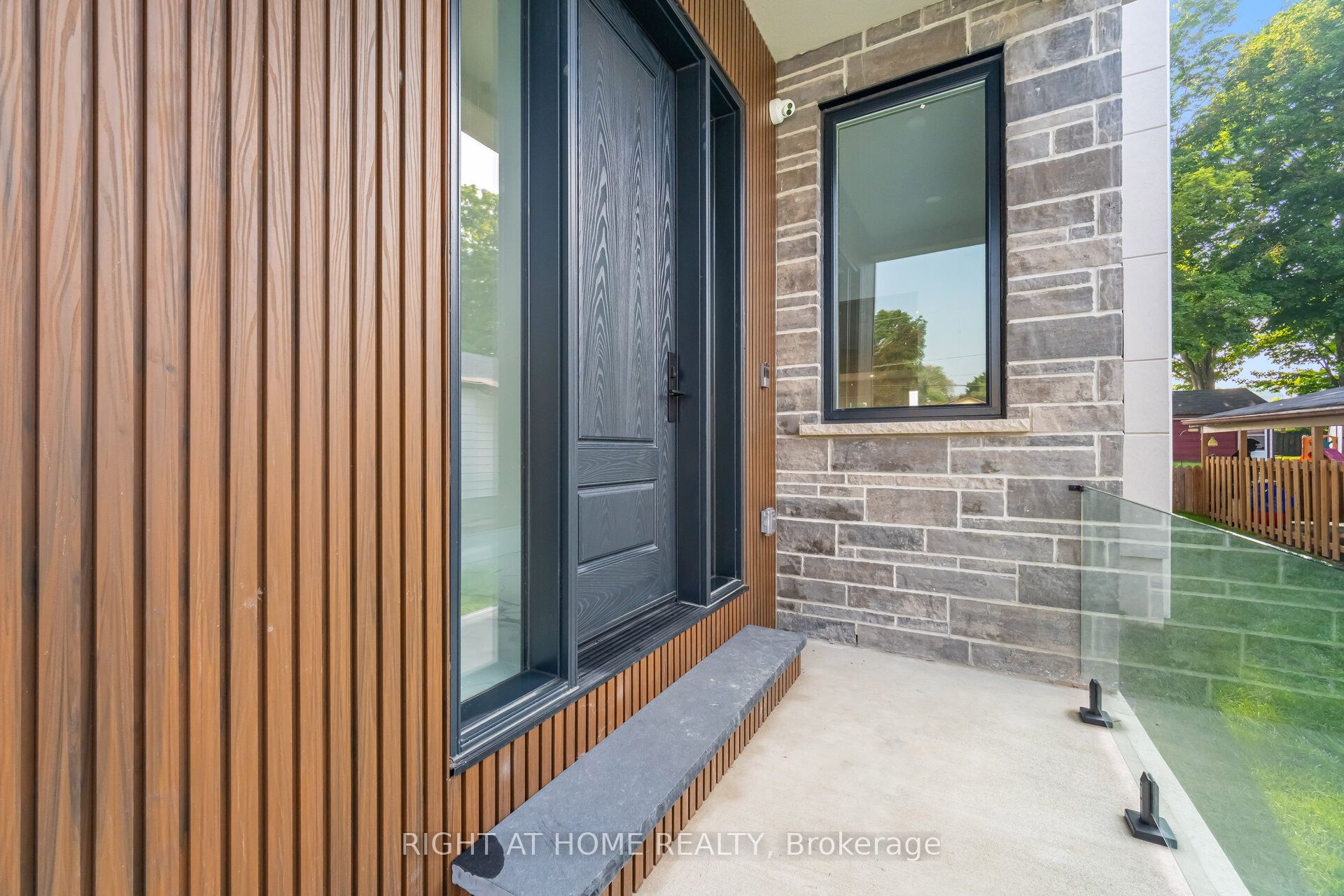 1984 Guild Road Property Photo 4