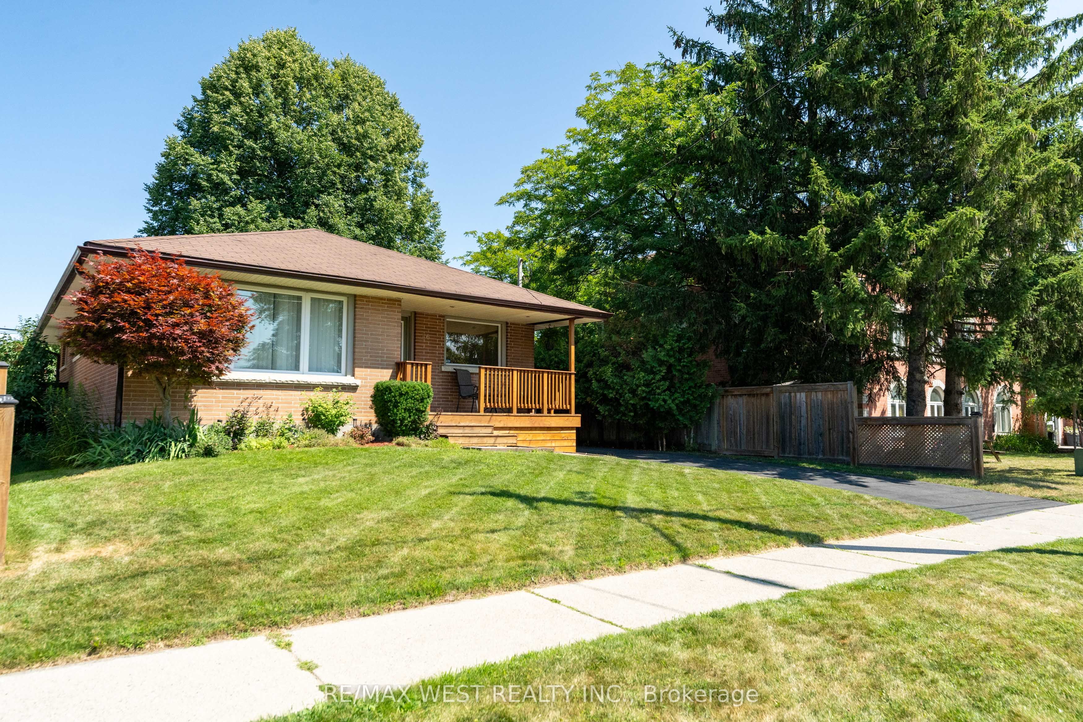 46 Orchard View Boulevard Property Photo 1