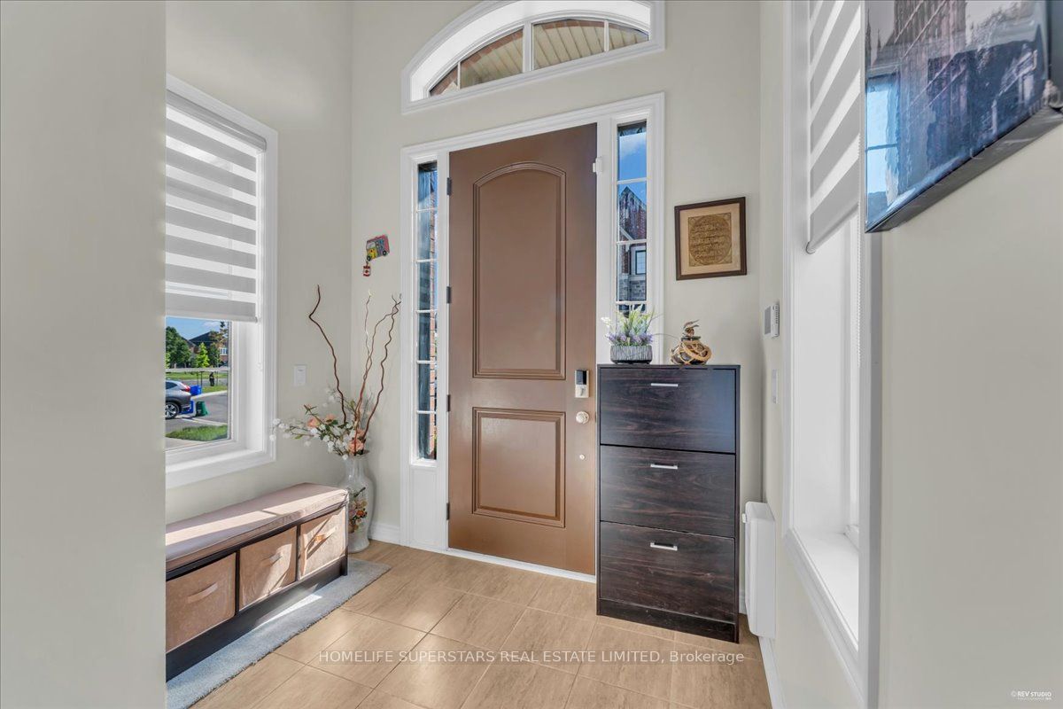 90 Dorian Drive Property Photo 4