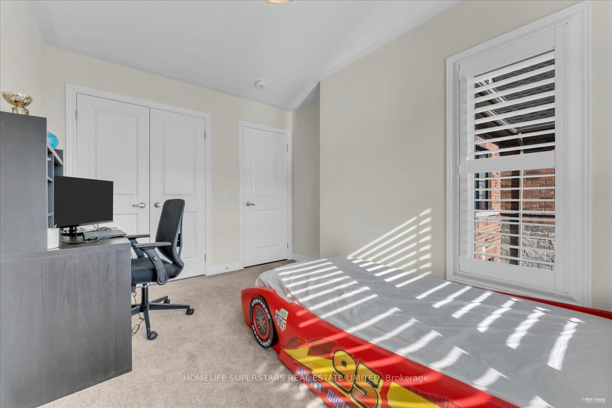 90 Dorian Drive Property Photo 29