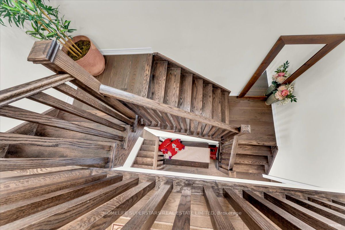 90 Dorian Drive Property Photo 45