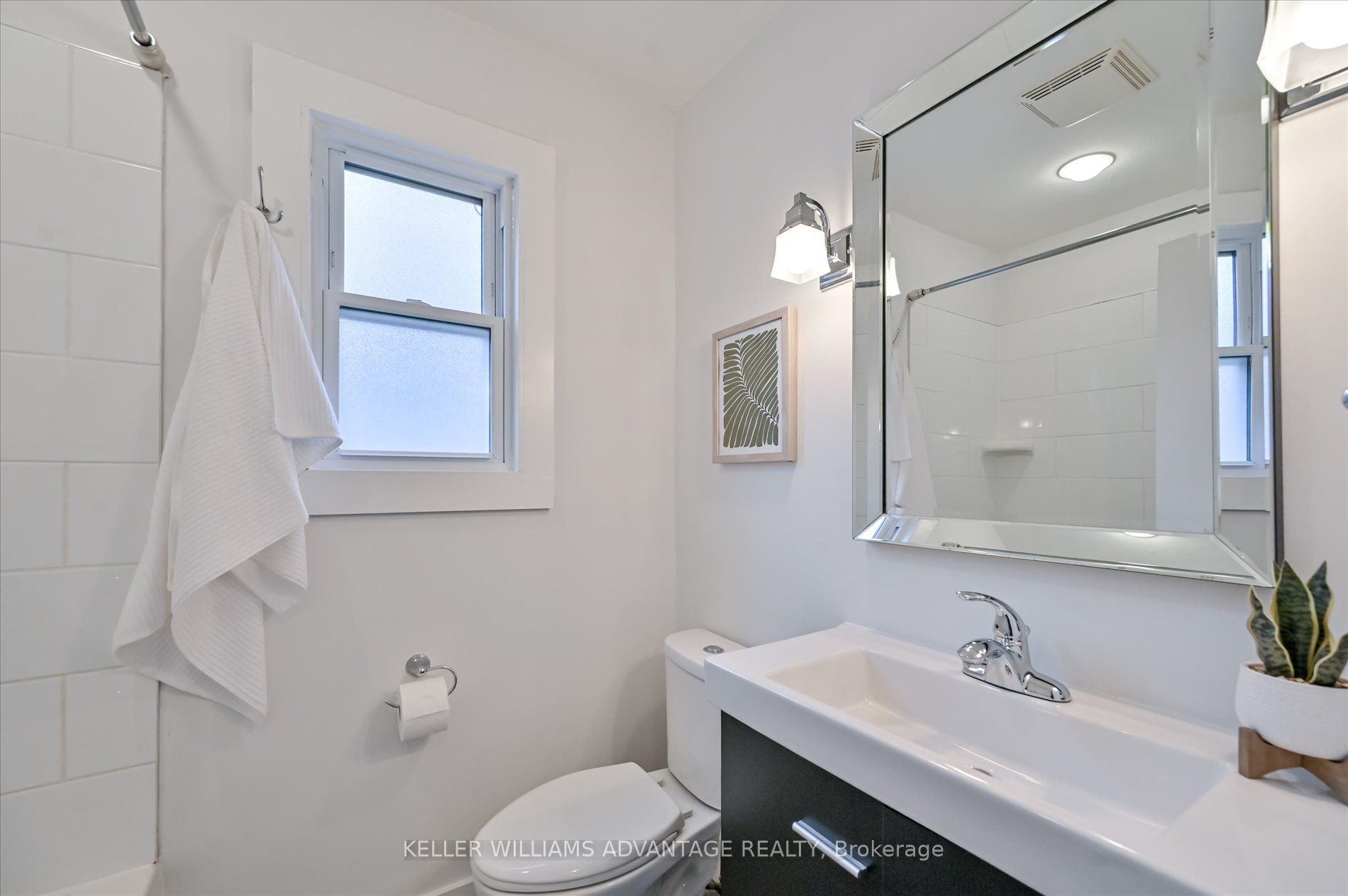 1080 Greenwood Avenue Property Photo 14