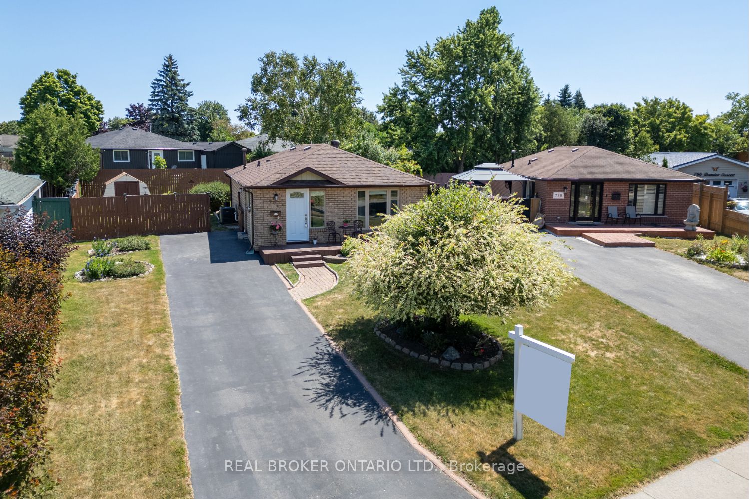 774 Downview Crescent Property Photo 1