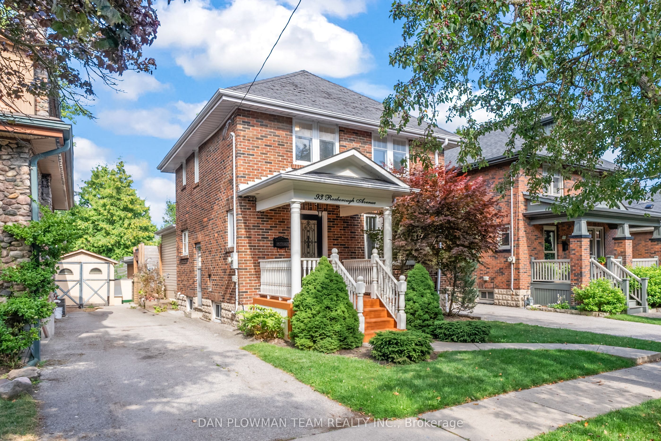 93 Roxborough Avenue Property Photo 1