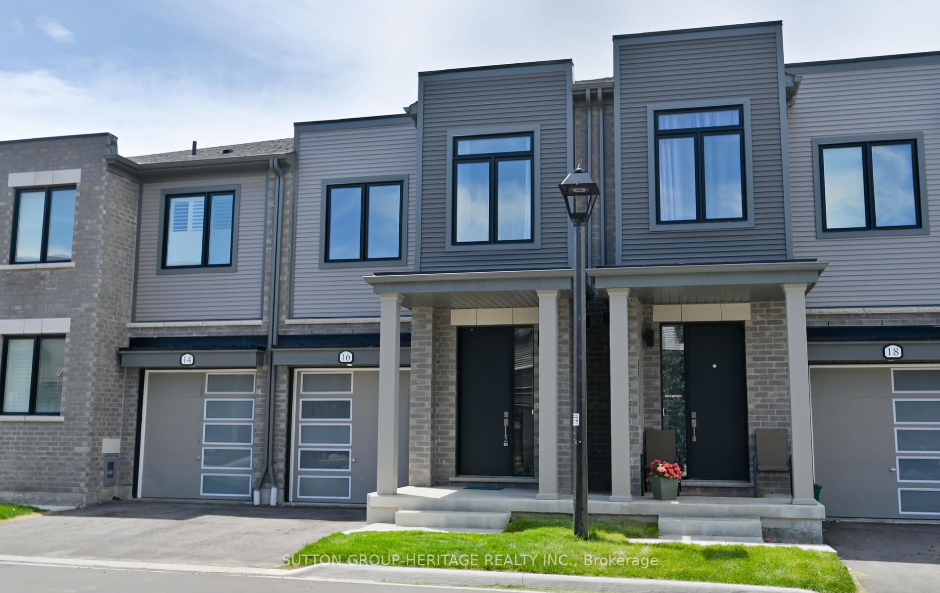 16 Sorbara Way Property Photo 1