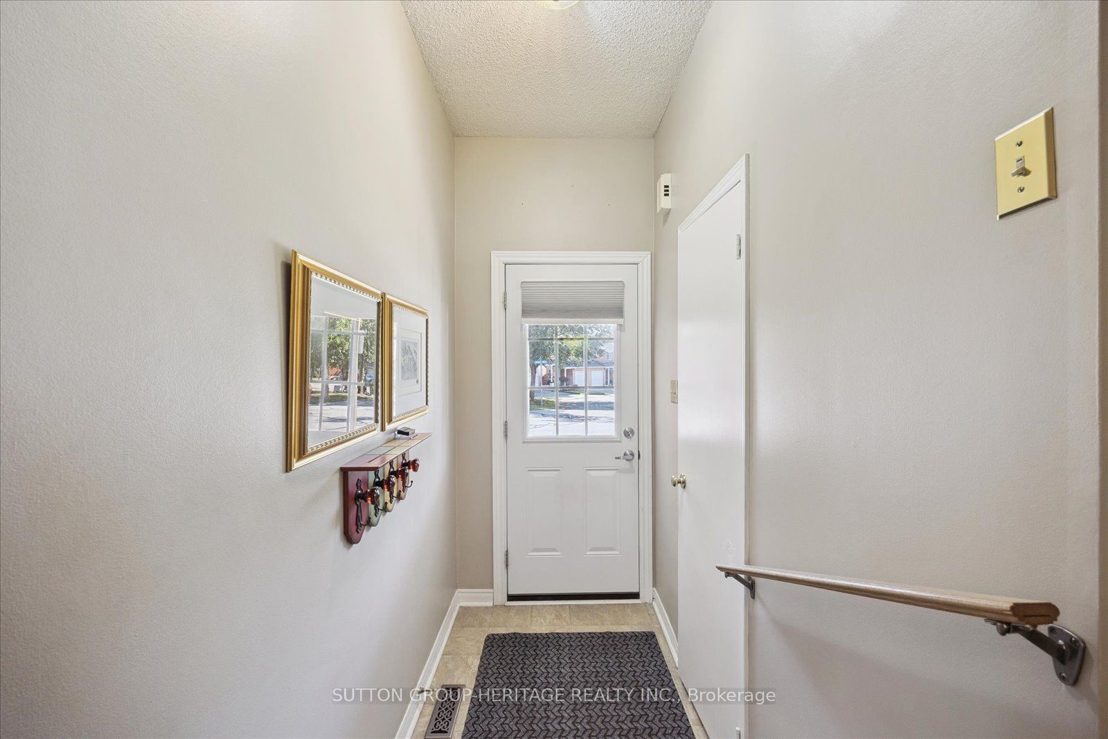 10 Bassett Boulevard 26 Property Photo 3