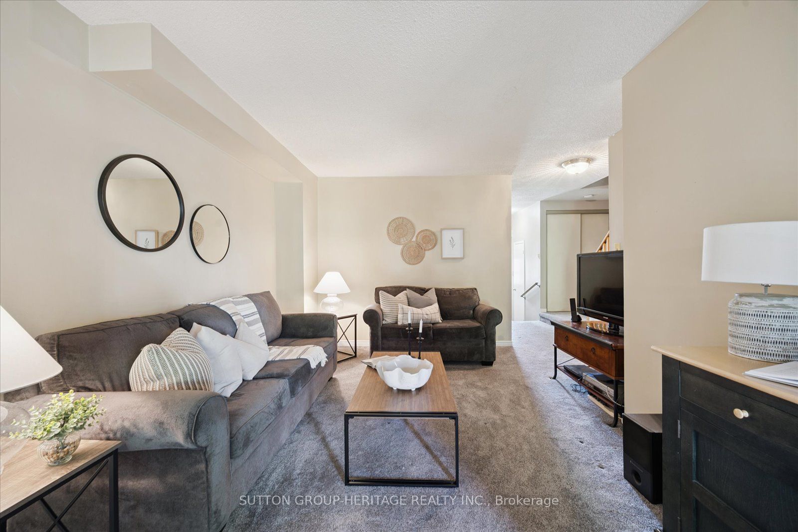 10 Bassett Boulevard 26 Property Photo 5