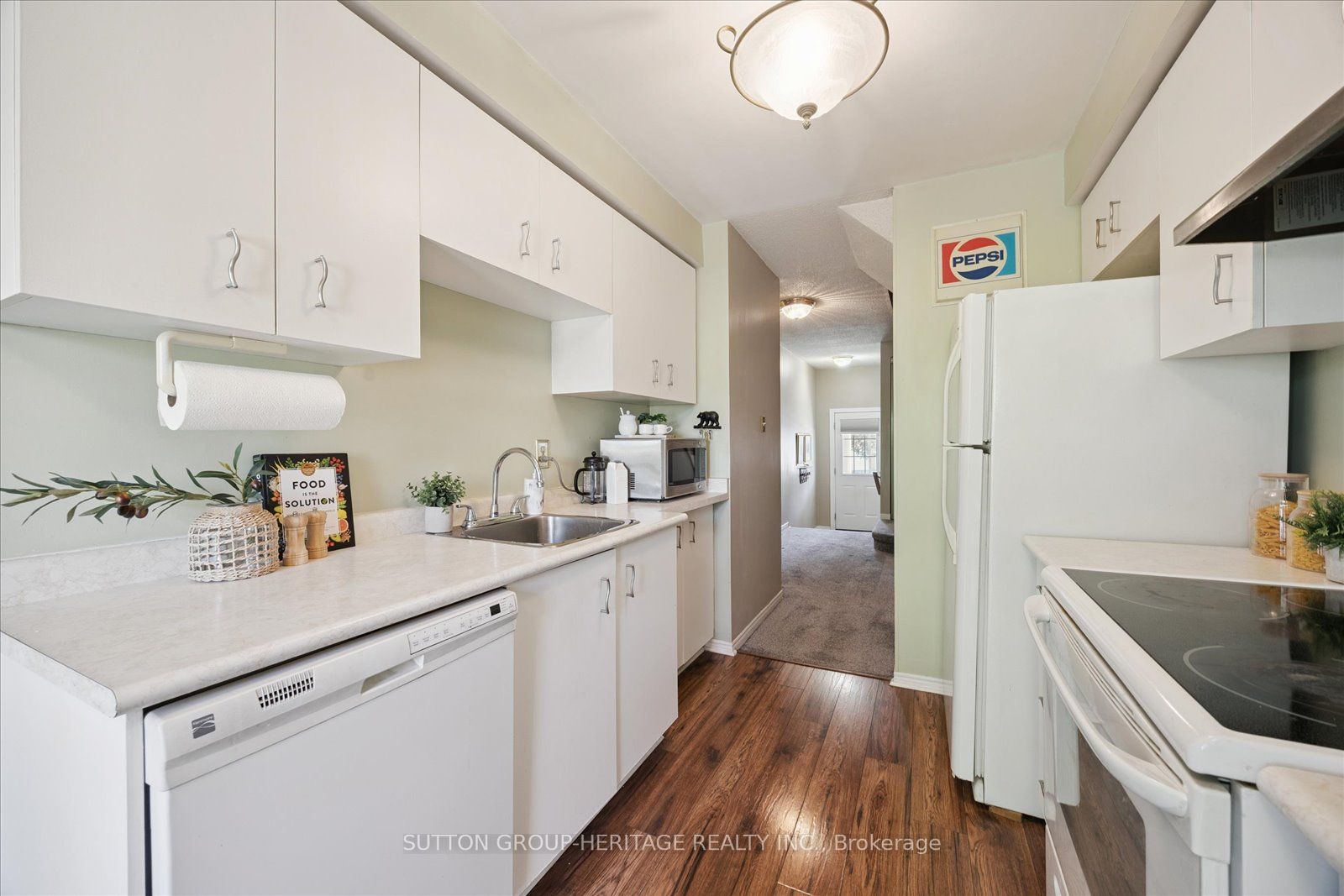 10 Bassett Boulevard 26 Property Photo 10
