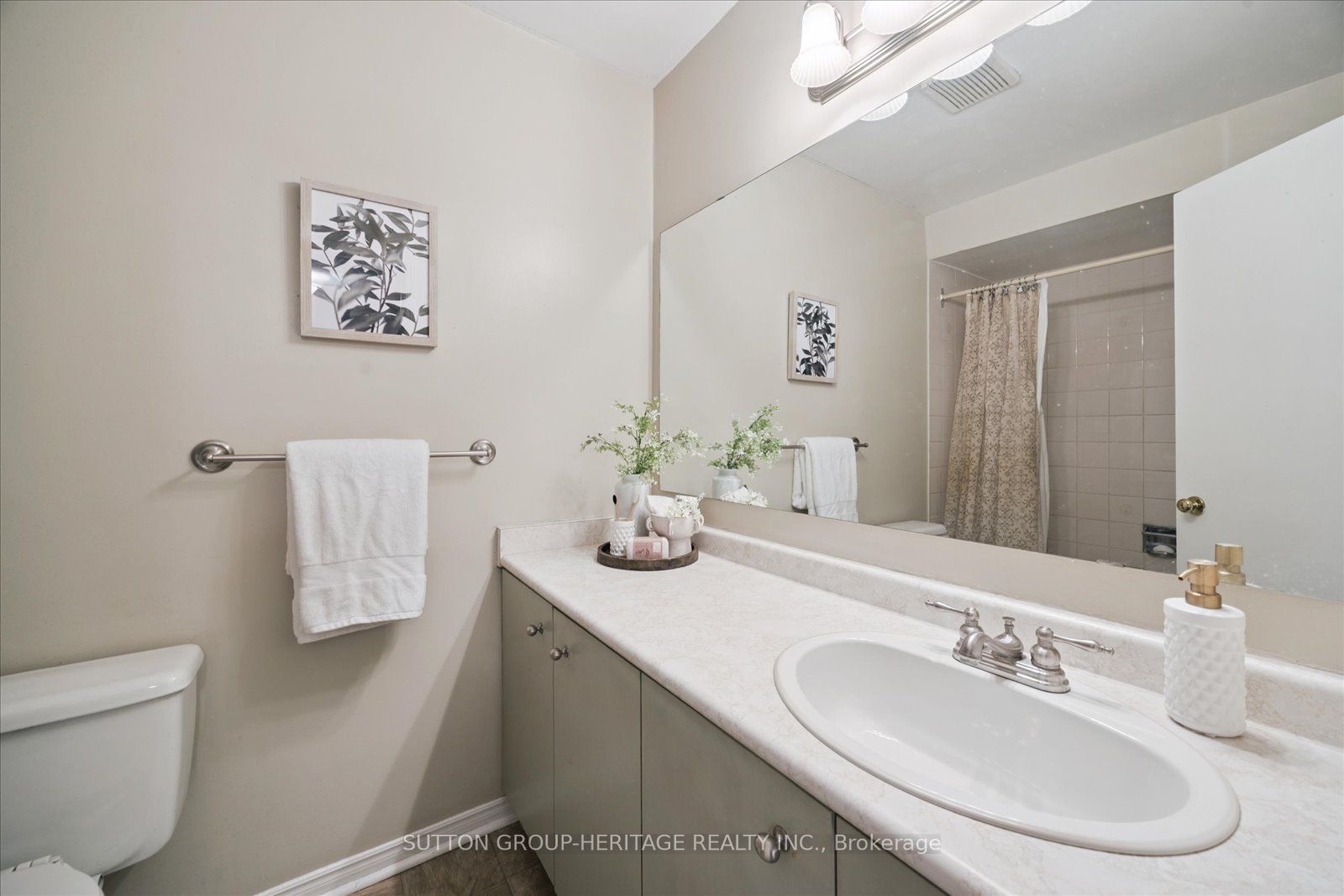 10 Bassett Boulevard 26 Property Photo 19