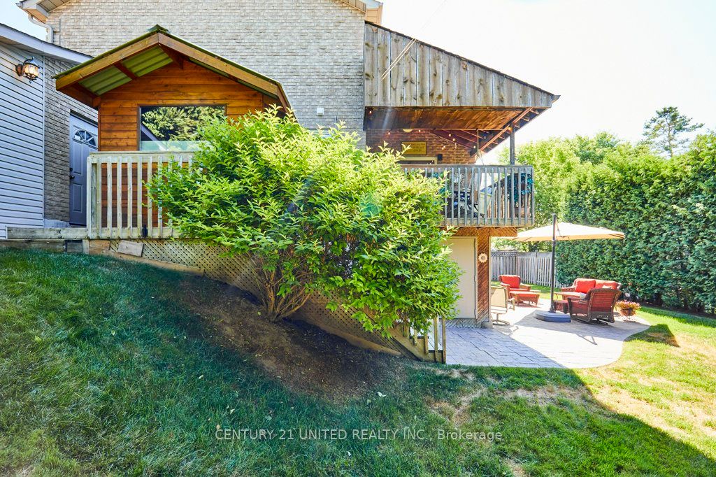 106 Lichen Court Property Photo 10