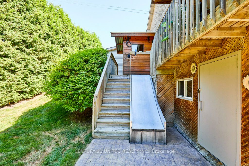 106 Lichen Court Property Photo 11