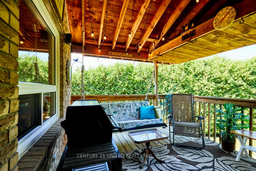 106 Lichen Court Property Photo 15